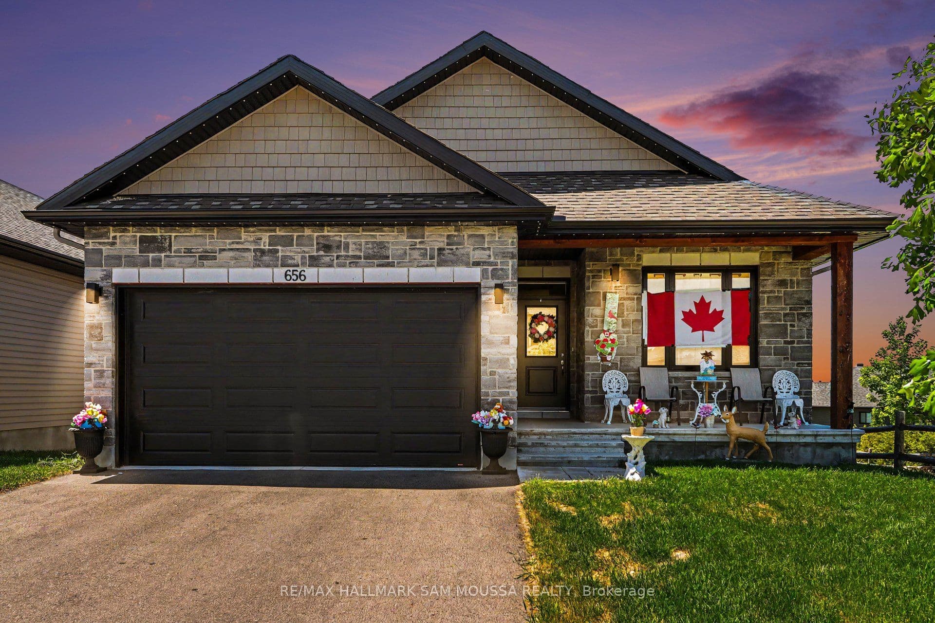 656 Bracewell Street photo 1