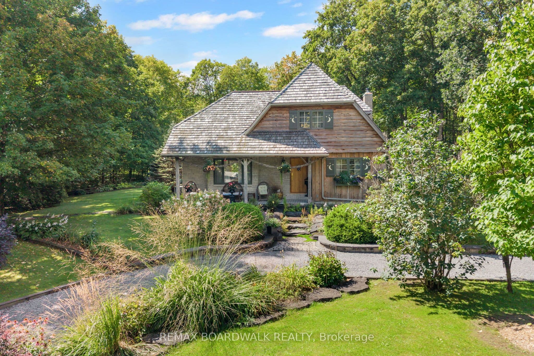431 Golden Line Road photo 1