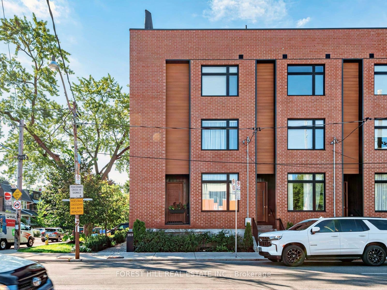 353 Dupont Street photo 1