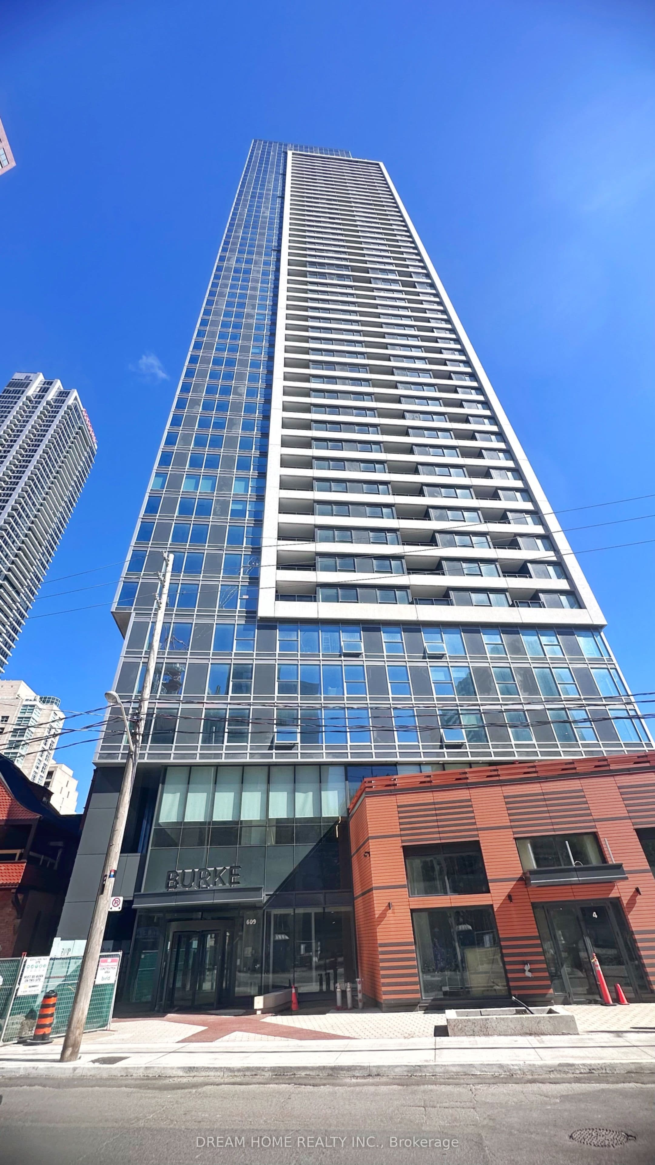Unit 1306 609 Sherbourne Street photo 1