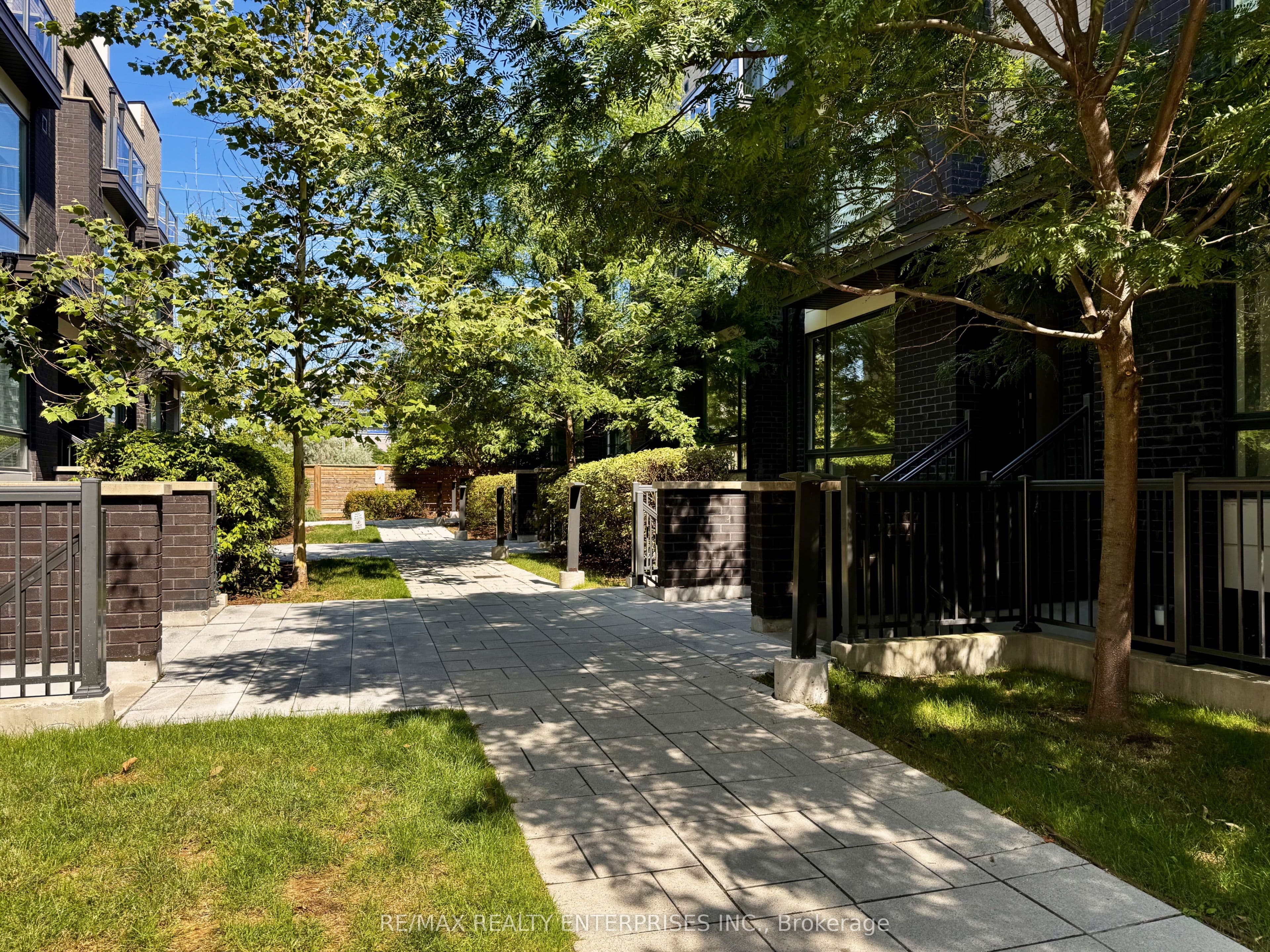 Unit 62 28 Fieldway Road photo 1