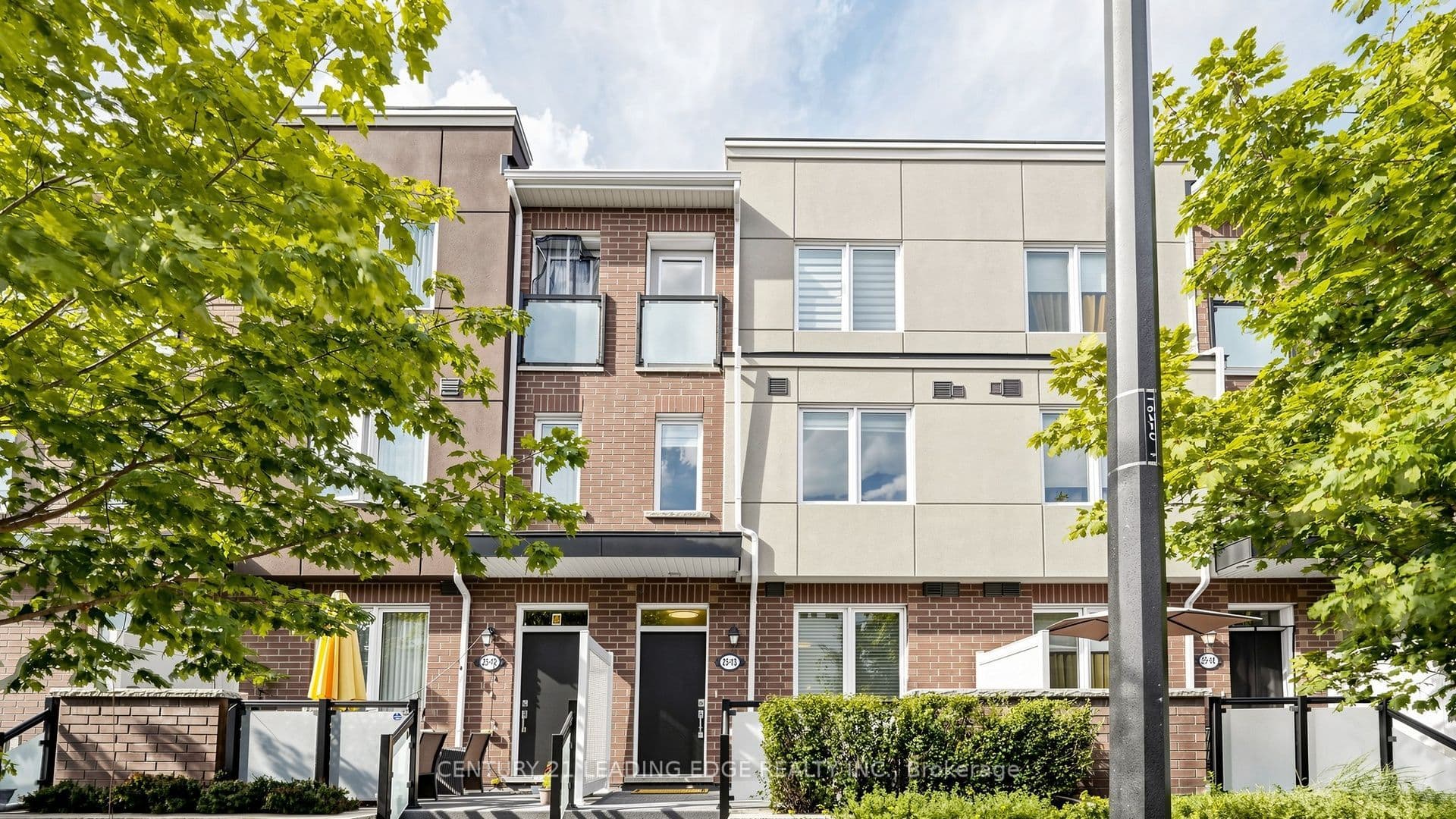 Unit 13 25 Heron Park Place photo 1