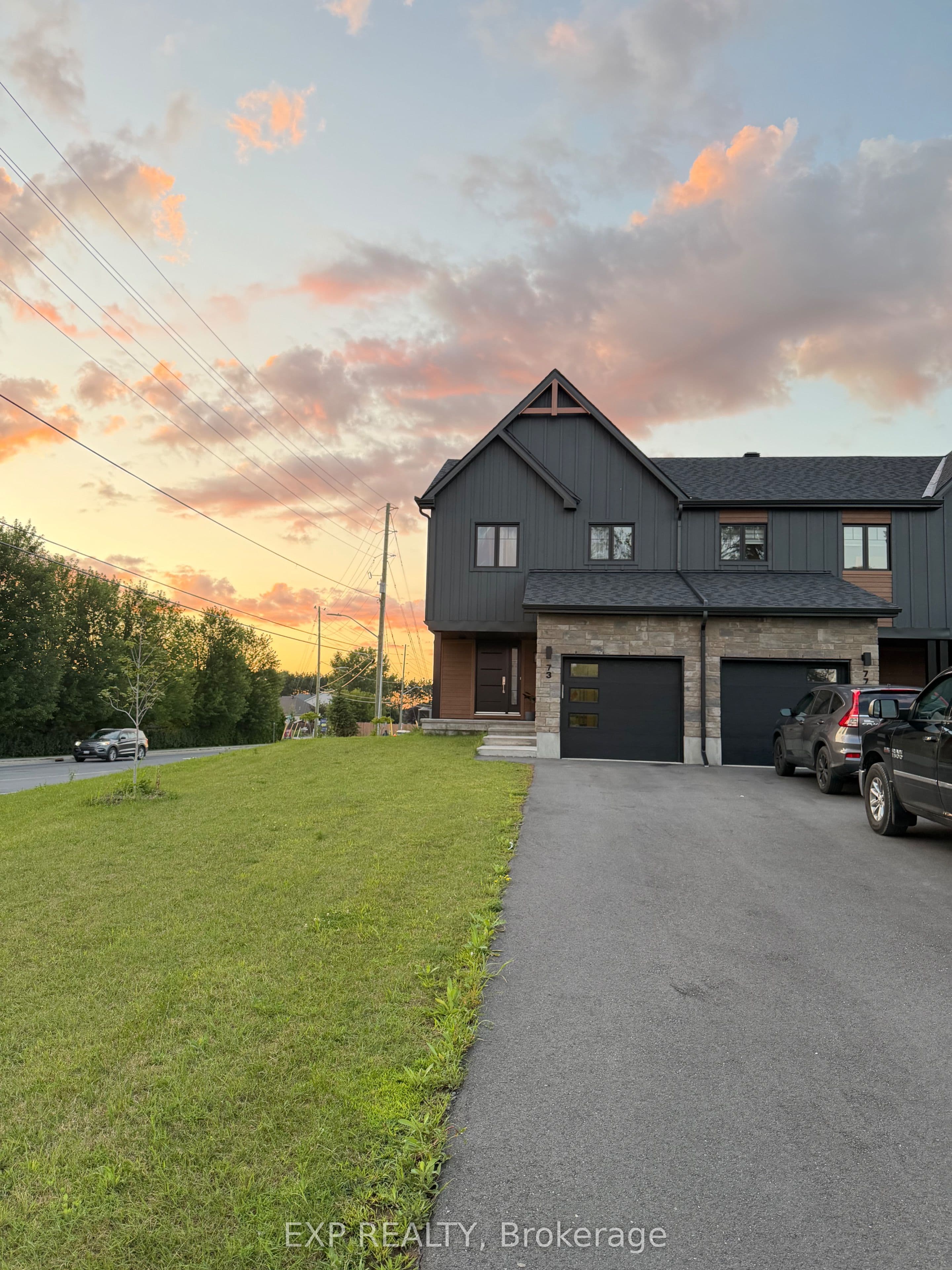 73 Darquise Street photo 1