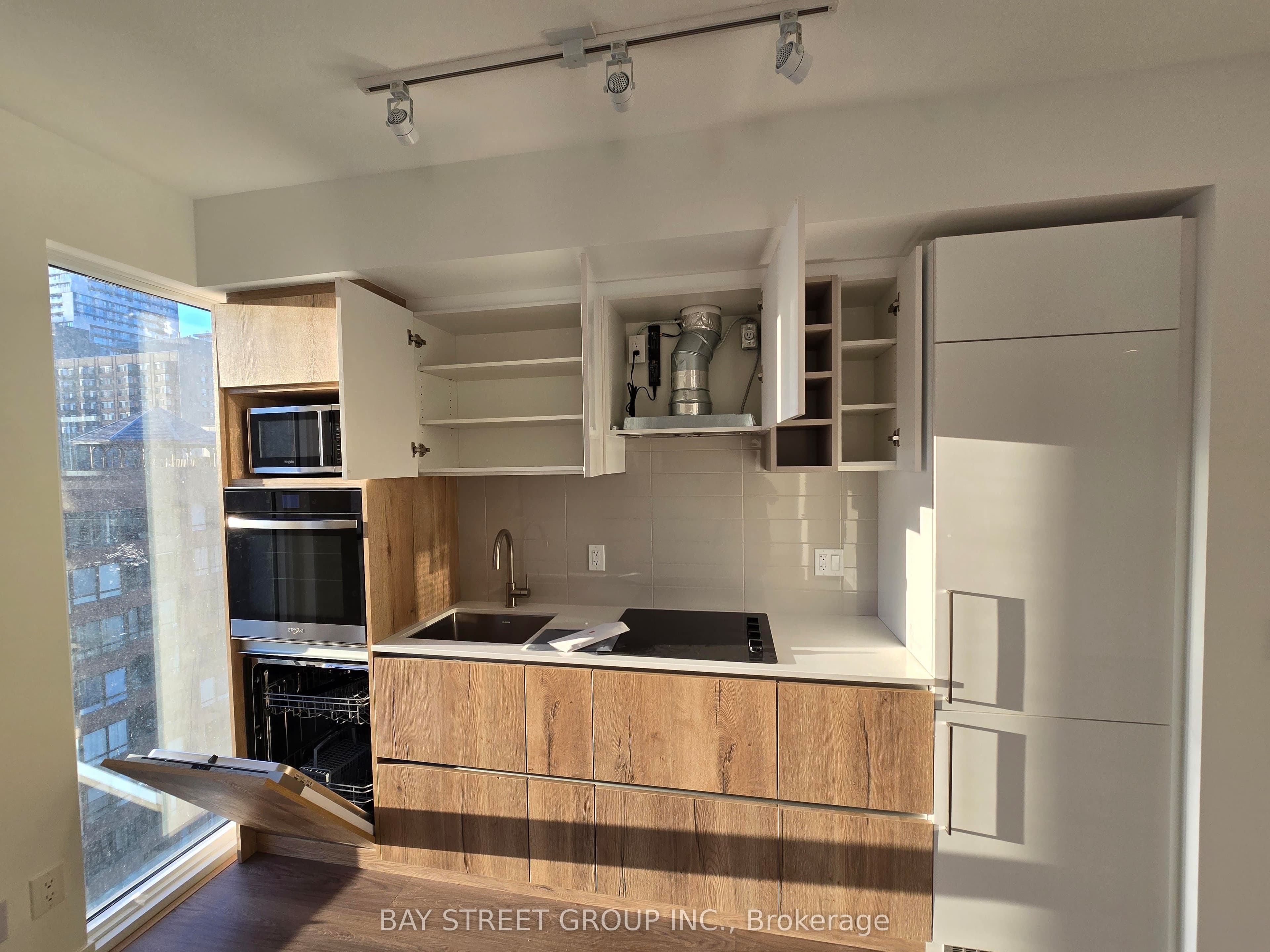 Unit 1203 319 jarvis Street photo 1