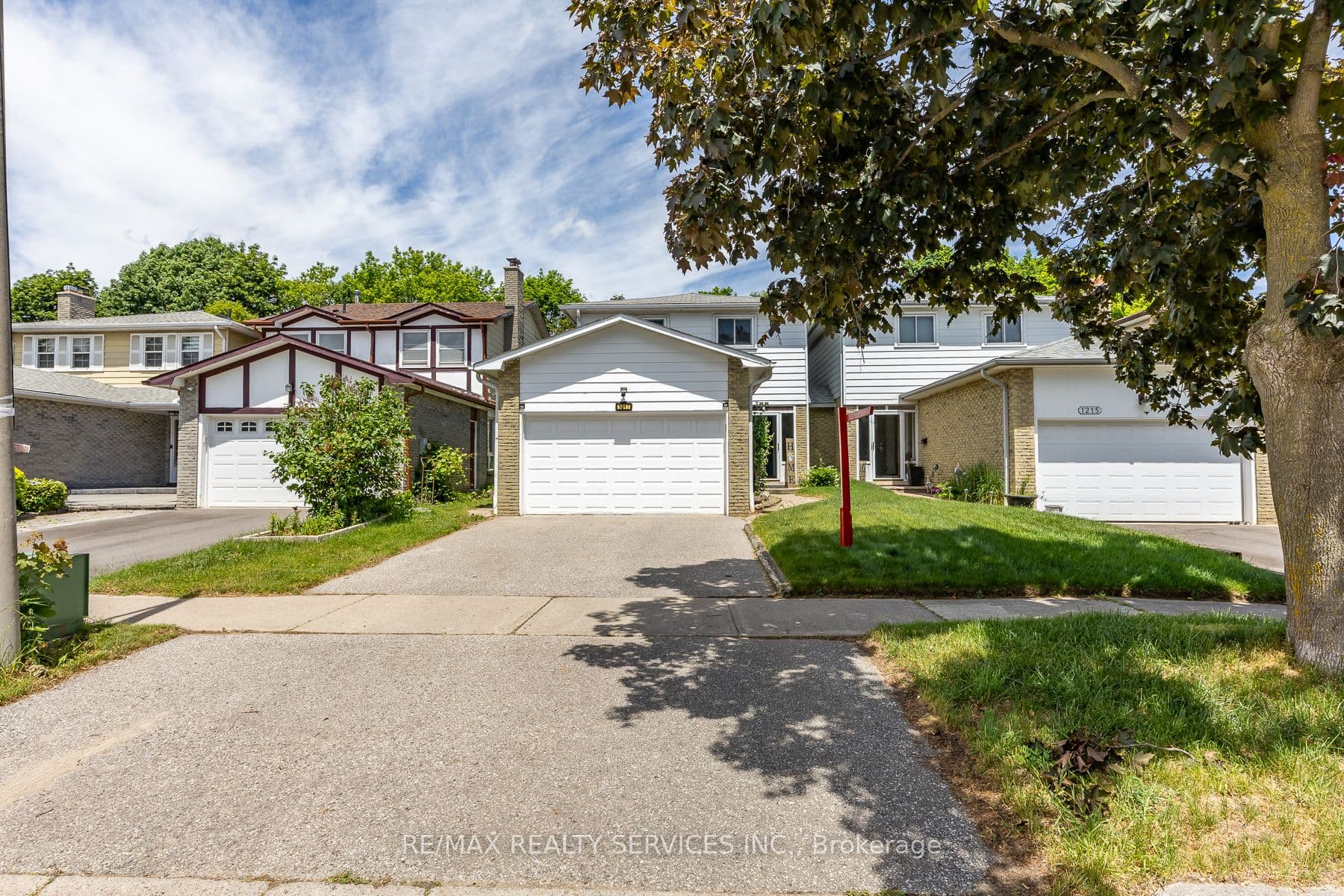 1217 Gloucester Square photo 1