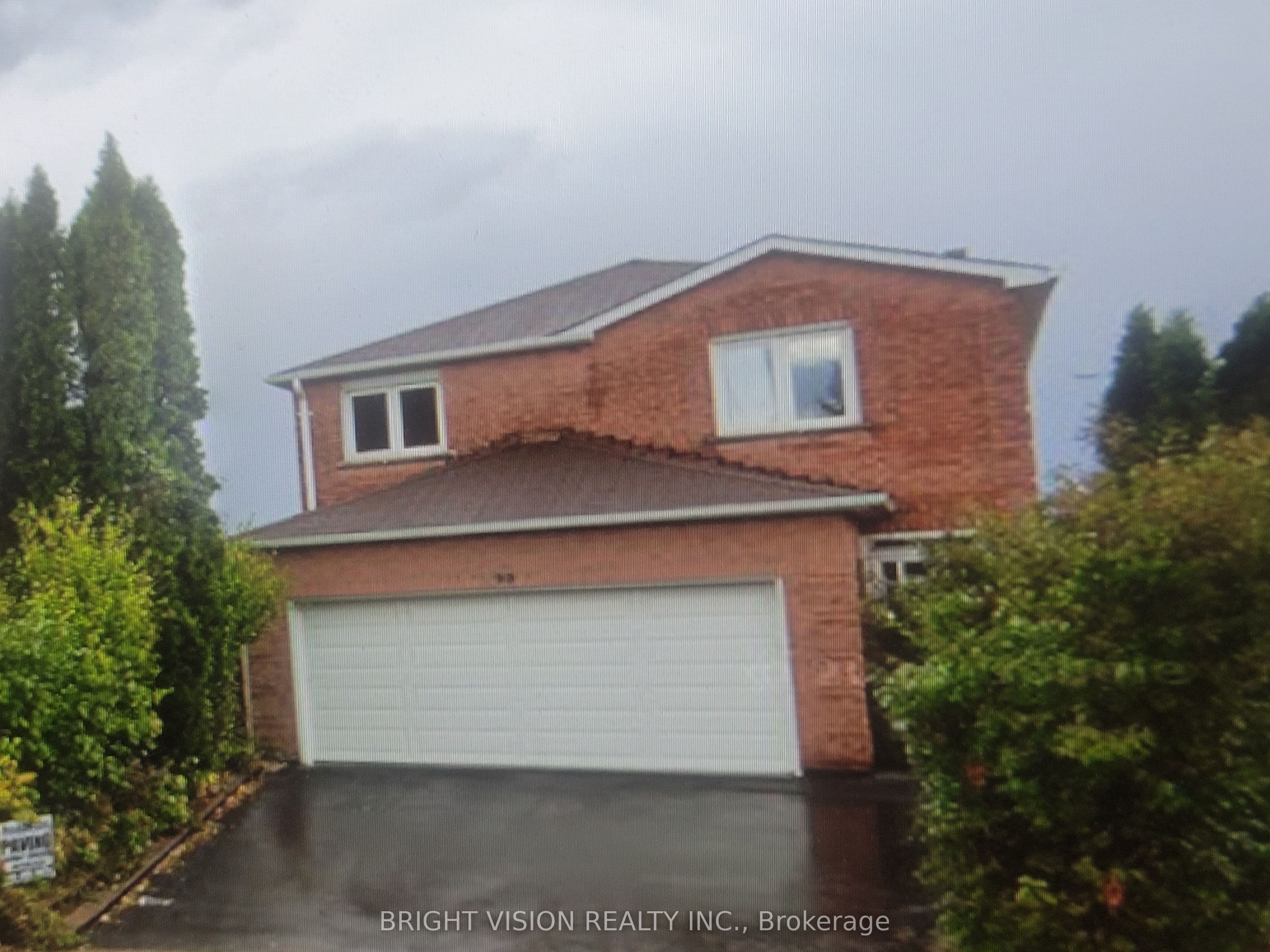 Unit Bsmt 93 Chloe Crescent photo 1