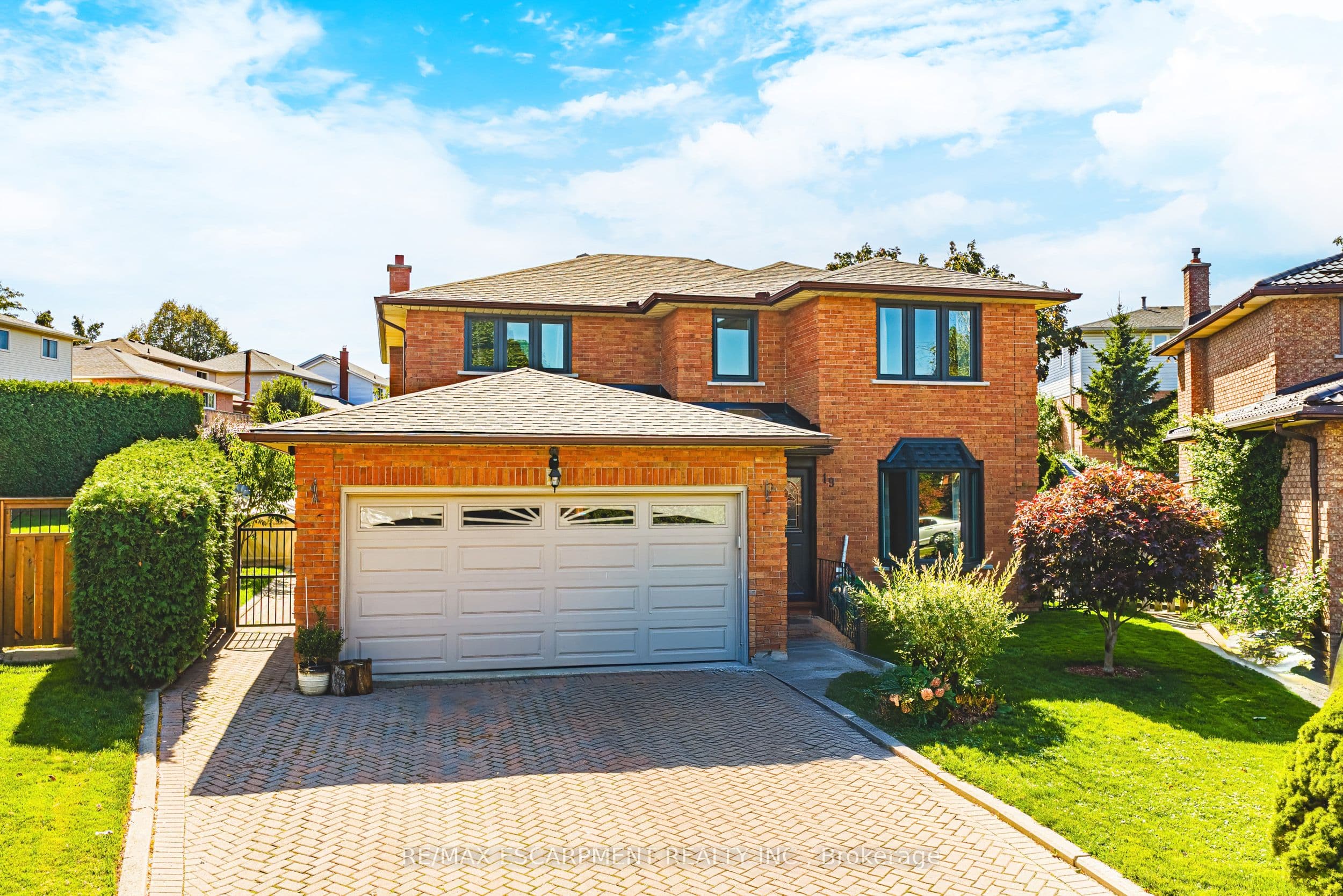 19 Glenhaven Court photo 1