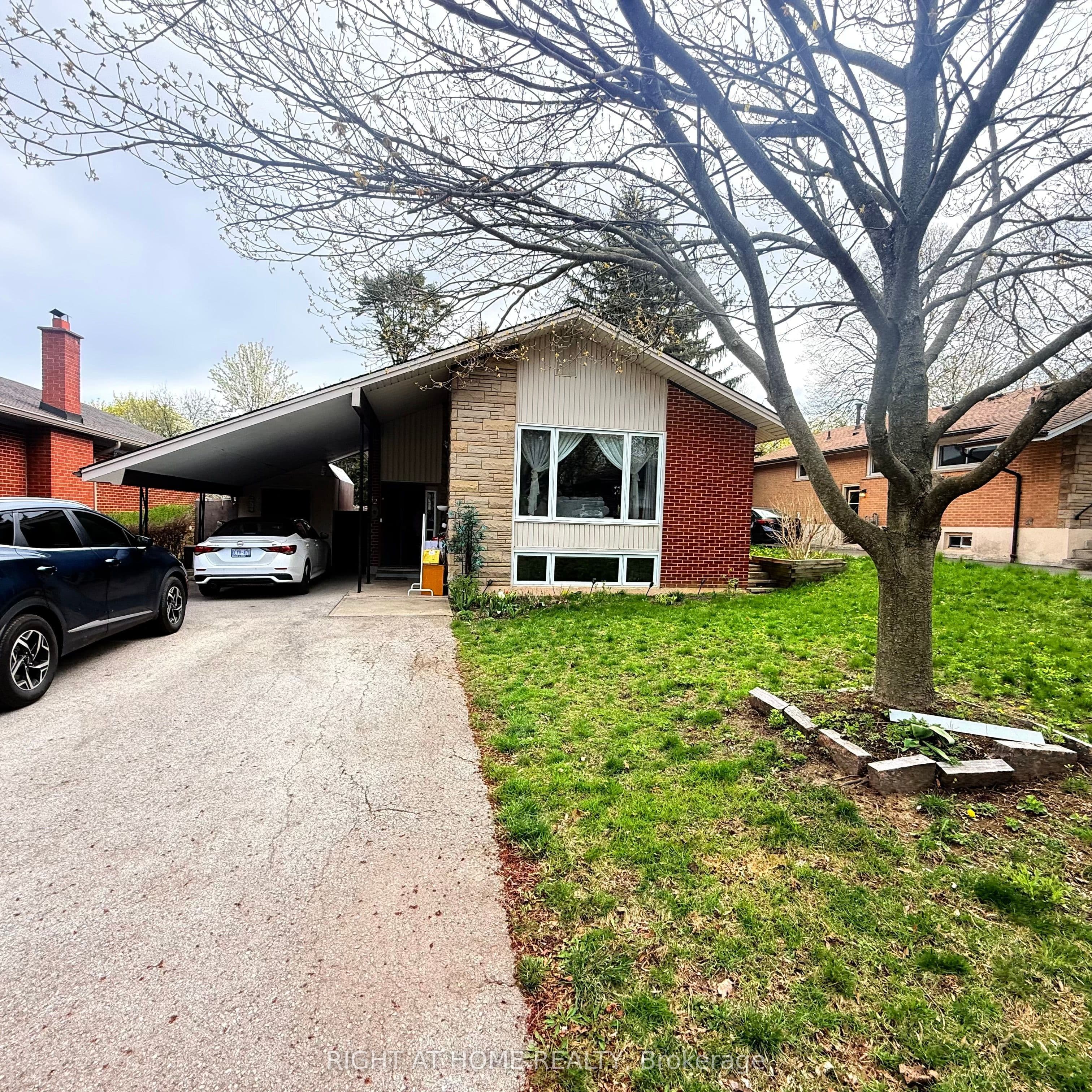 82 Blackwood Crescent photo 1