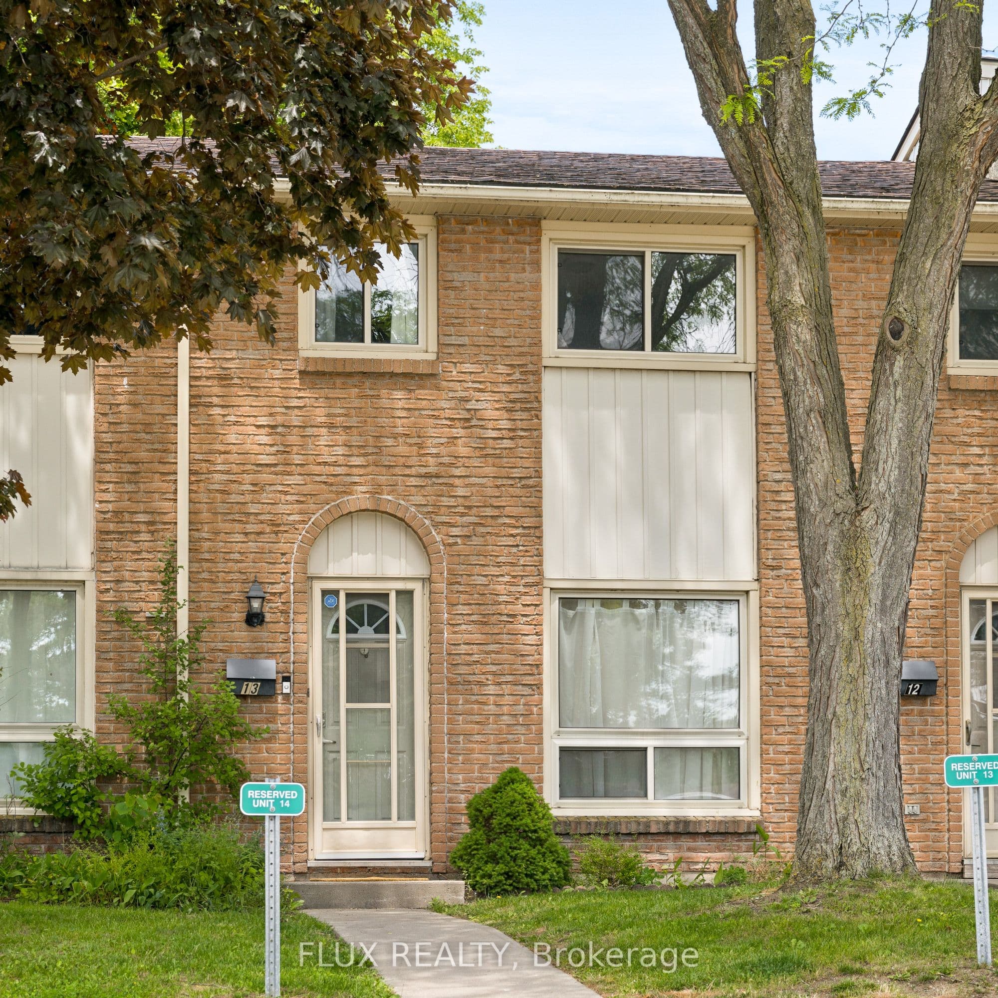 Unit 13 165 Green Valley Drive photo 1