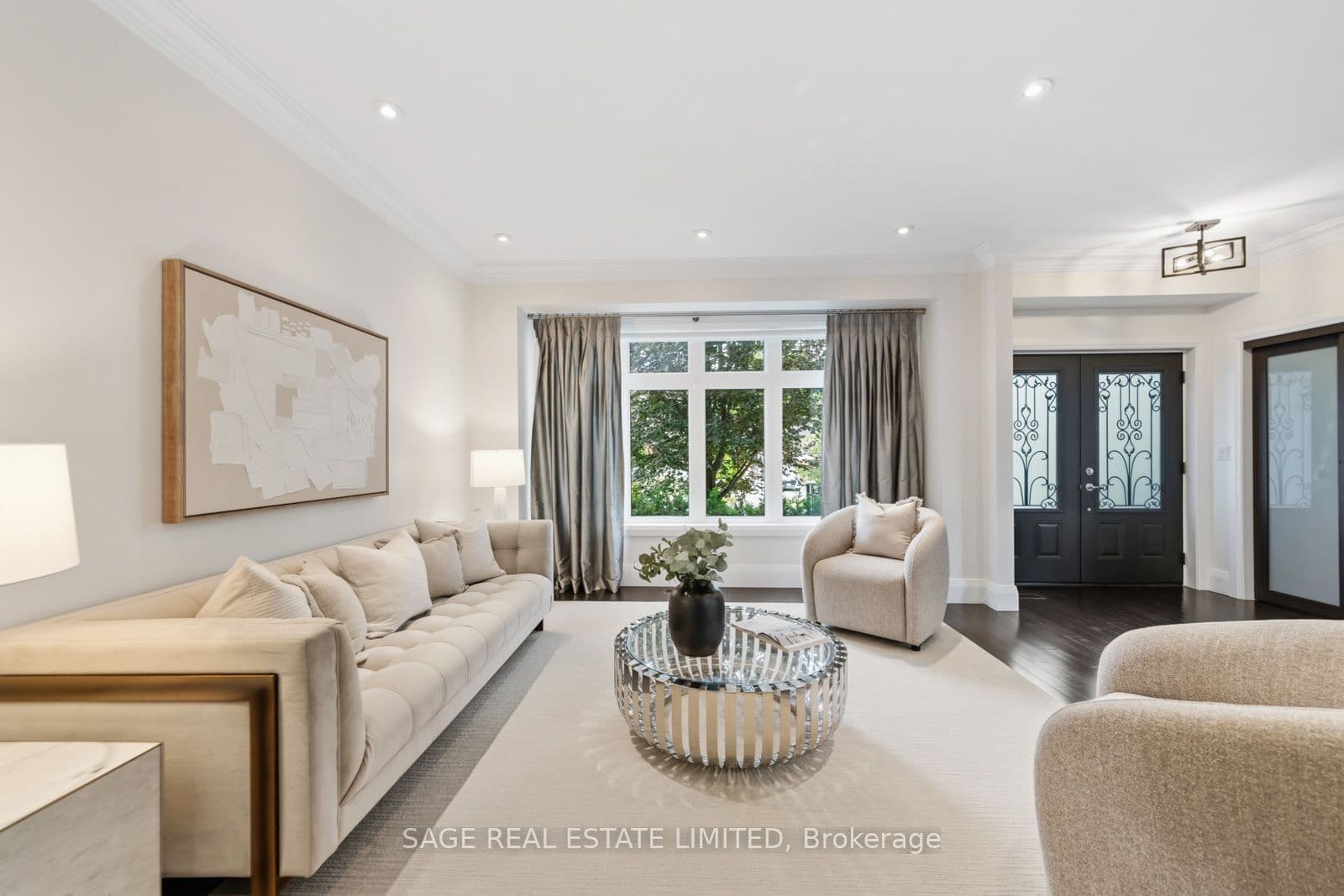 50 Northampton Drive photo 1