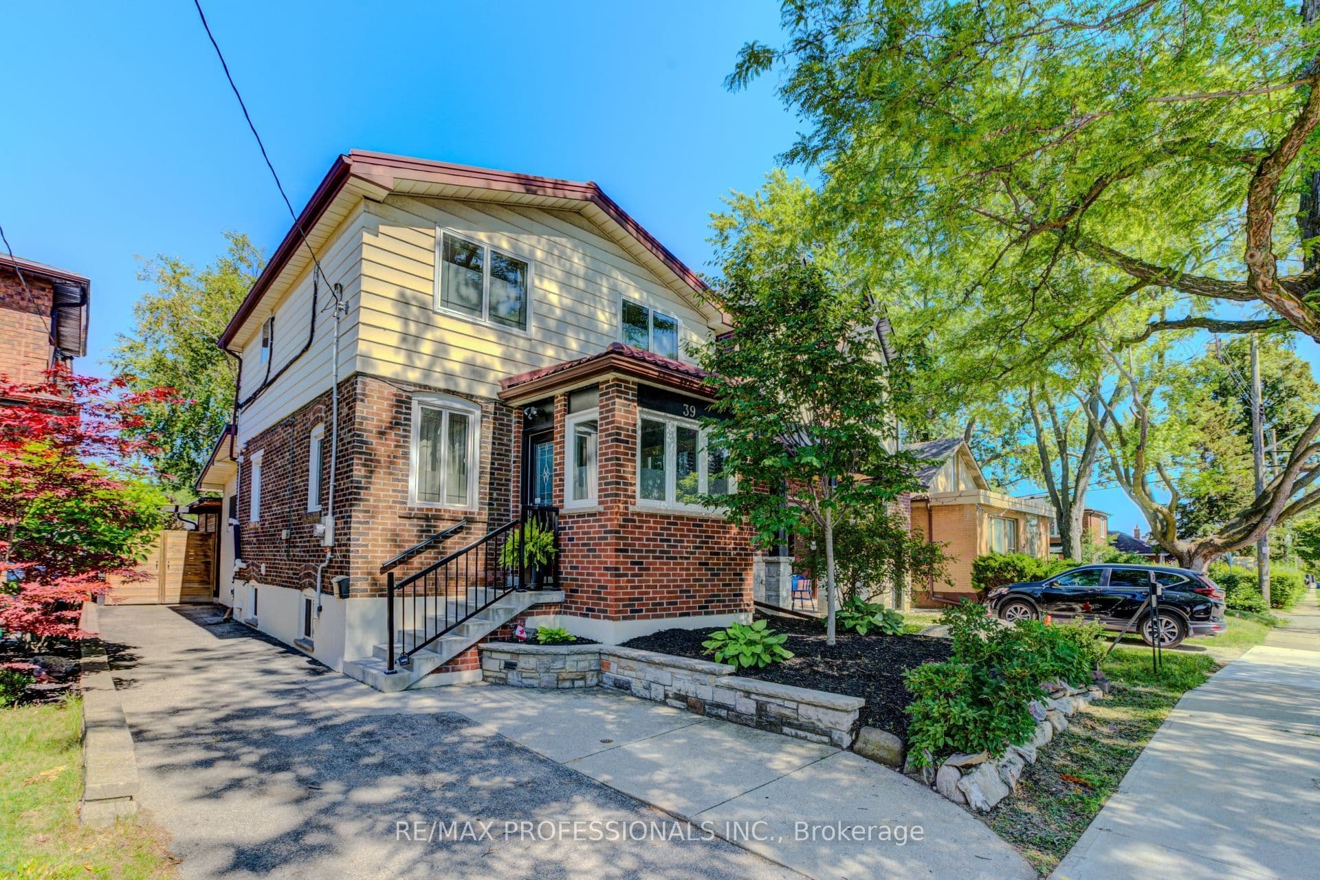 39 Rosemeade Avenue photo 1