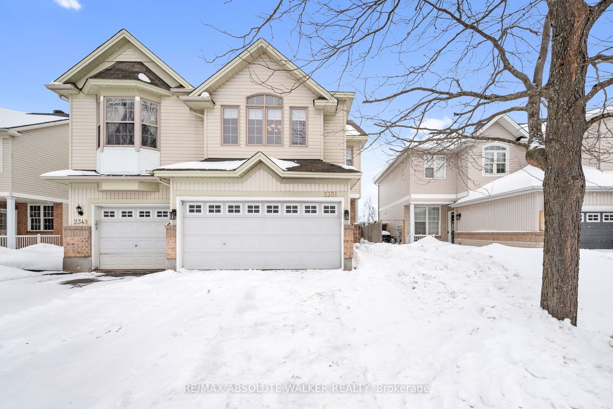 2351 Glandriel Crescent photo 1
