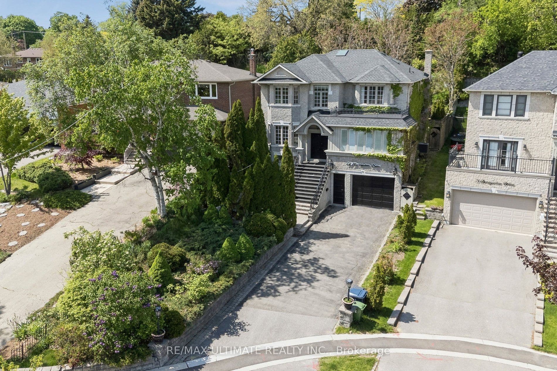 73 Bonnyview Drive photo 1