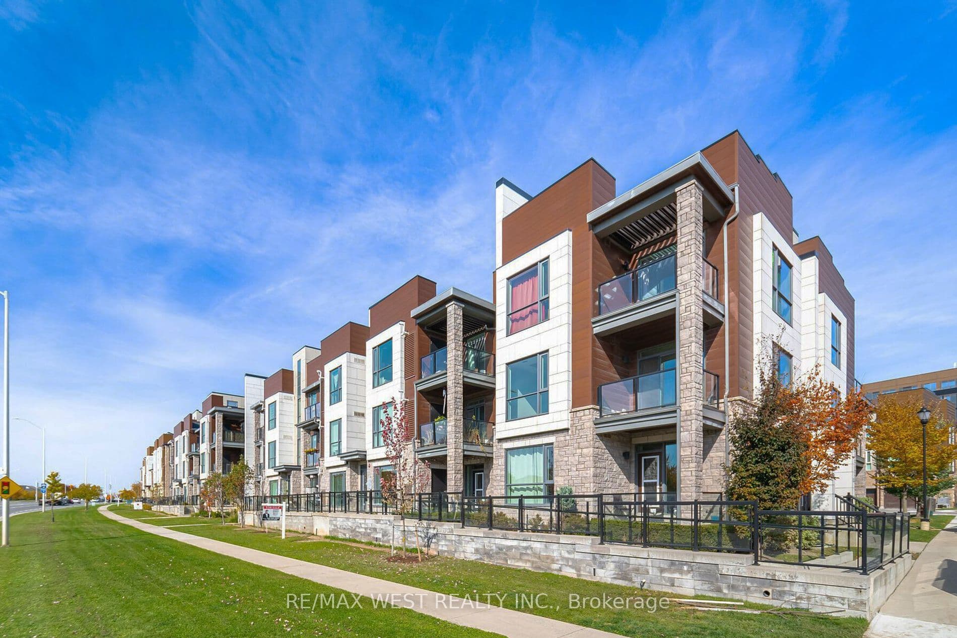 Unit 308 2375 Bronte Road photo 1