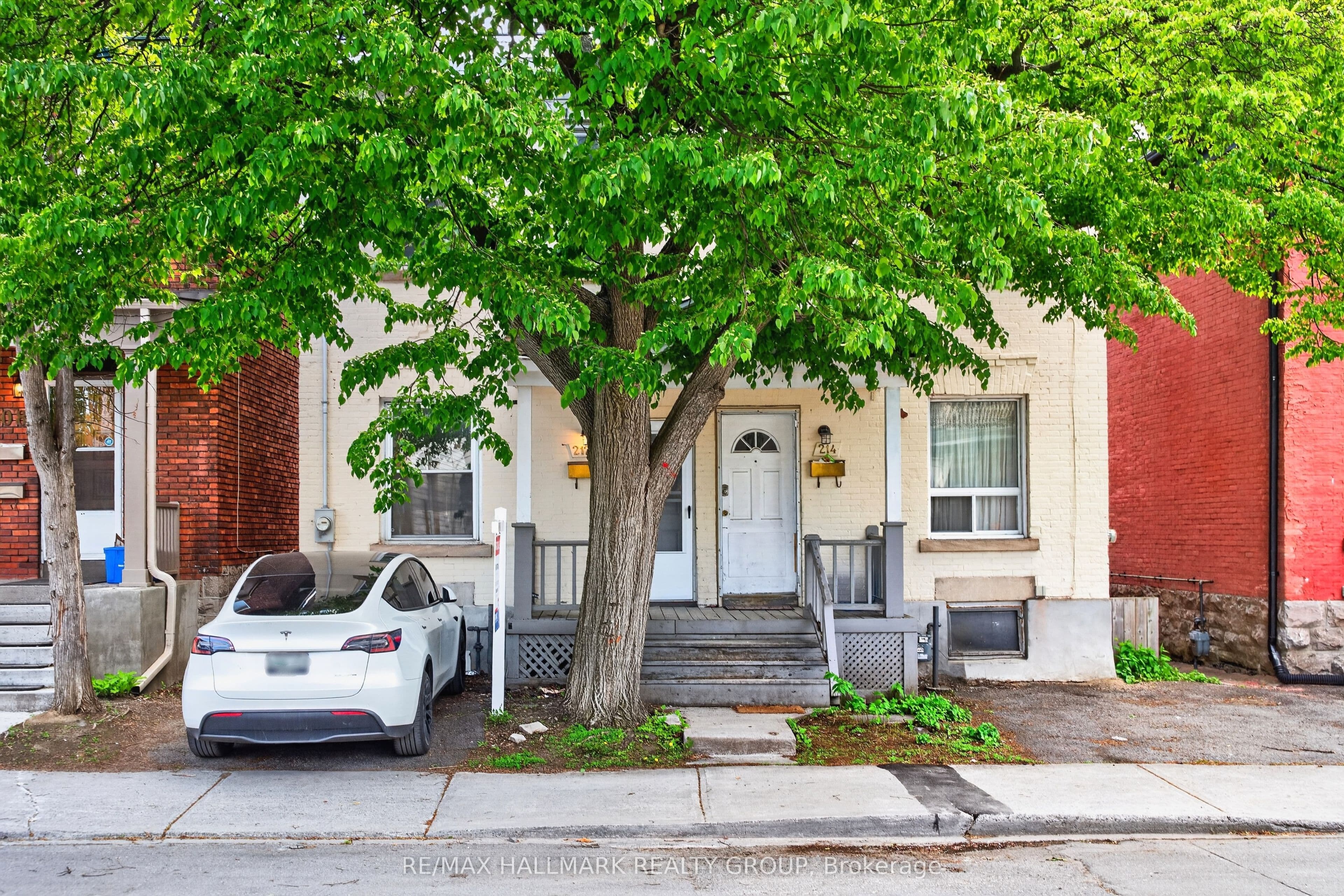 212 Arlington Avenue photo 1
