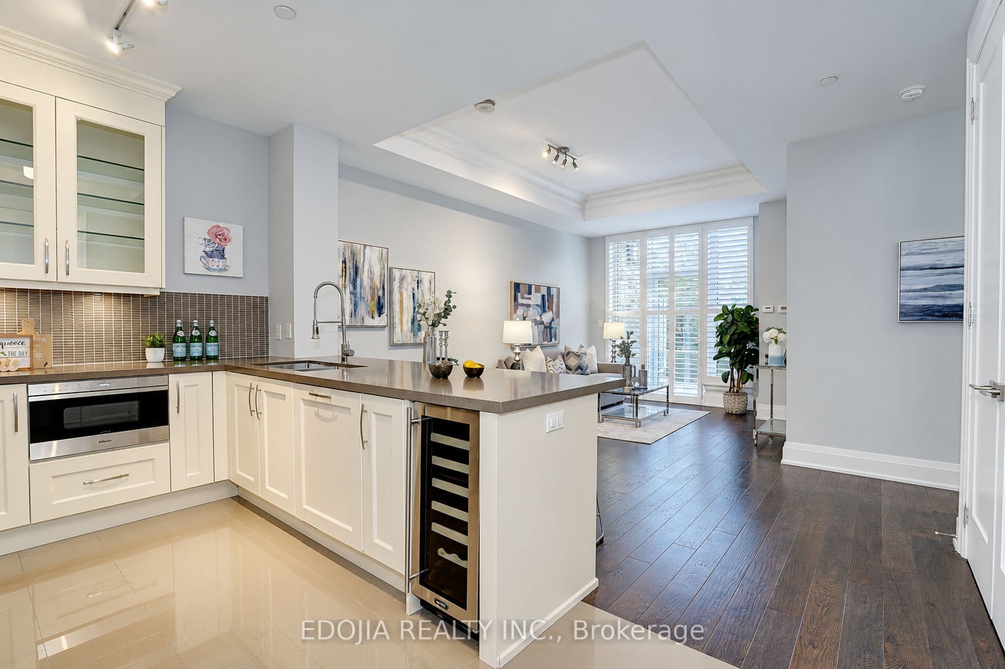 Unit 102 9 Stollery Pond Crescent photo 1