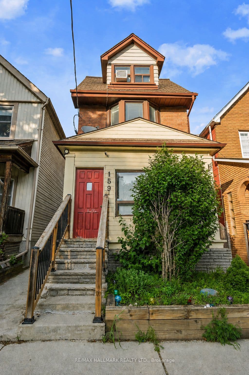 159 Parkmount Road photo 1