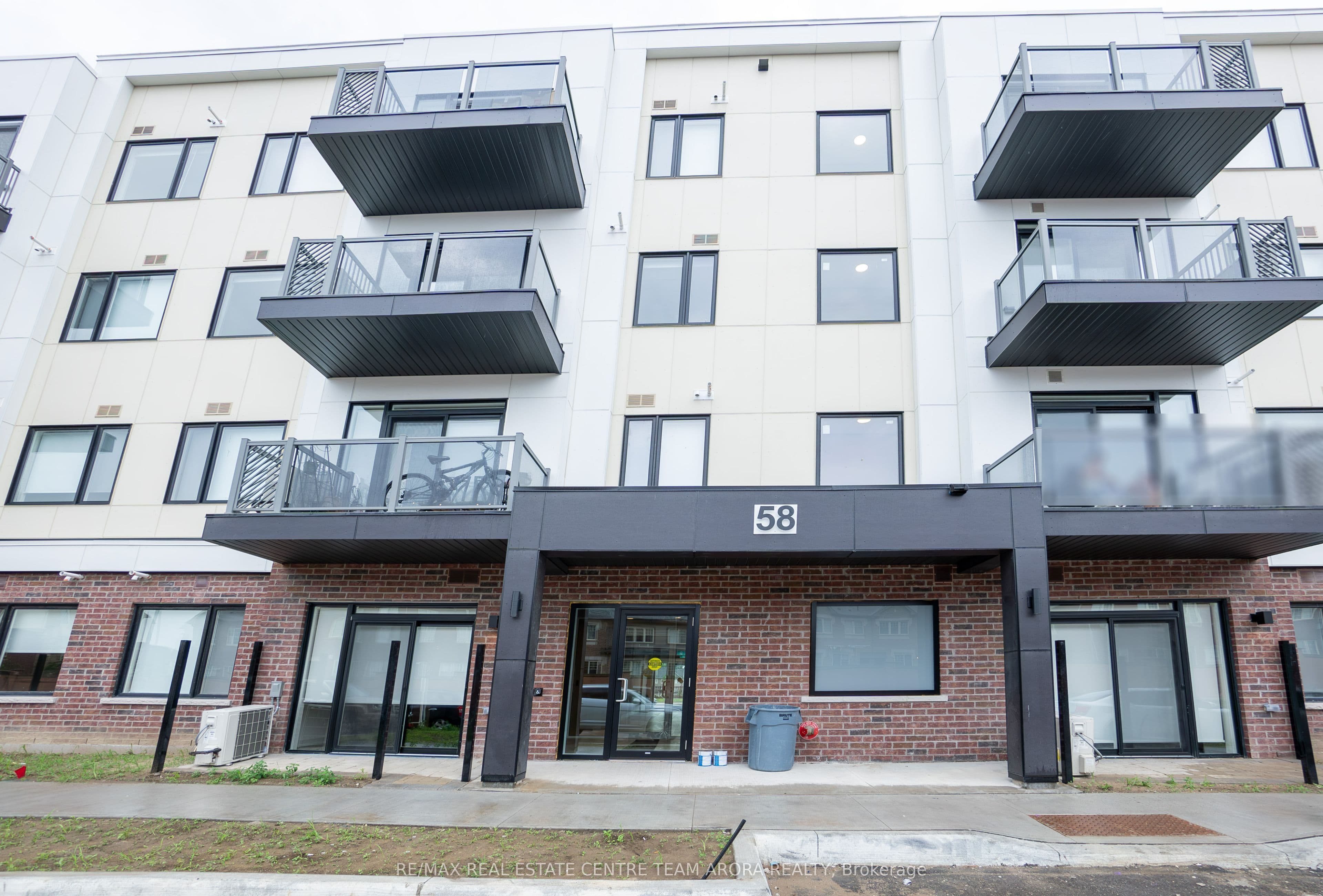 Unit 405 58 Sky harbour Drive photo 1