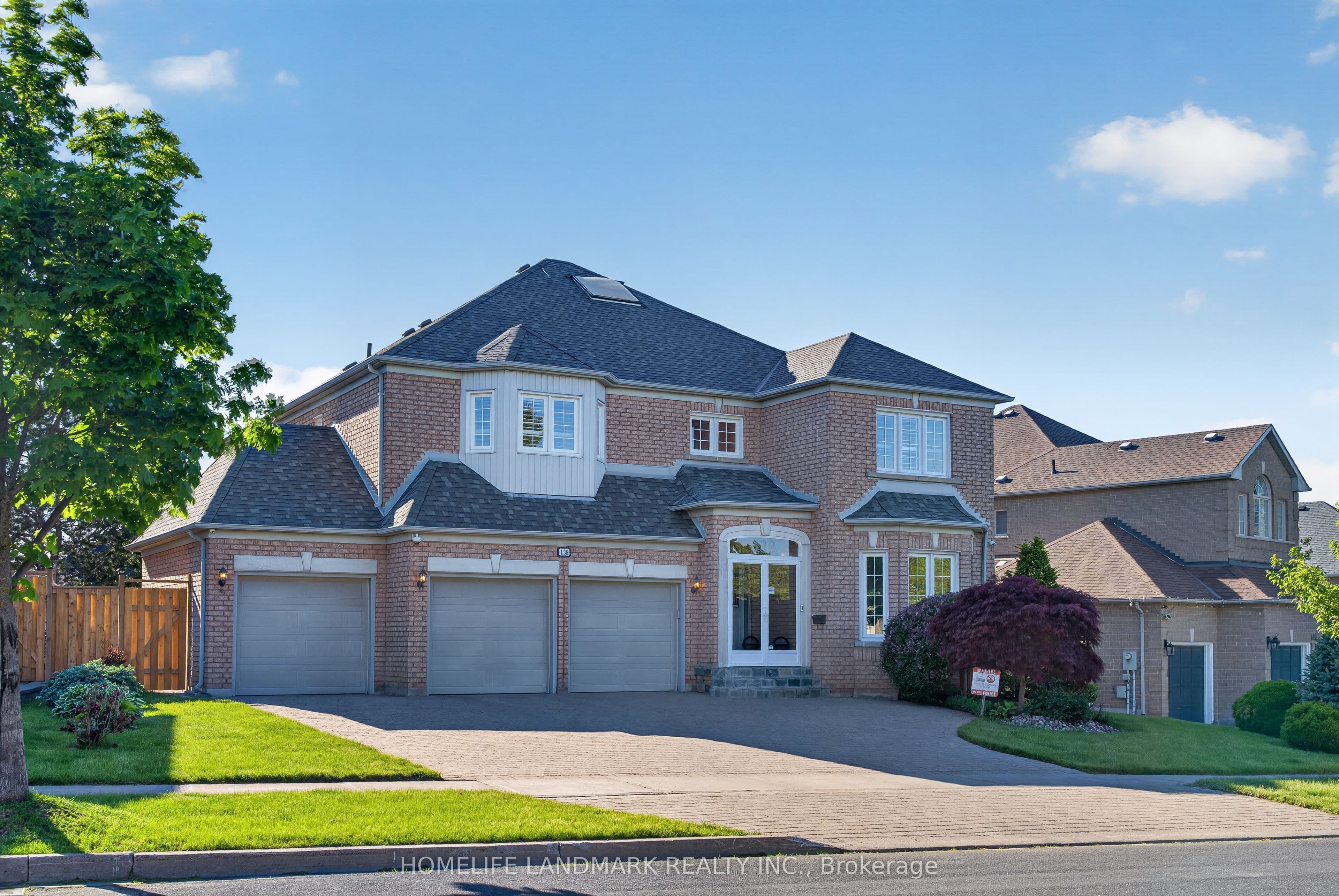 138 Tea Rose Street photo 1