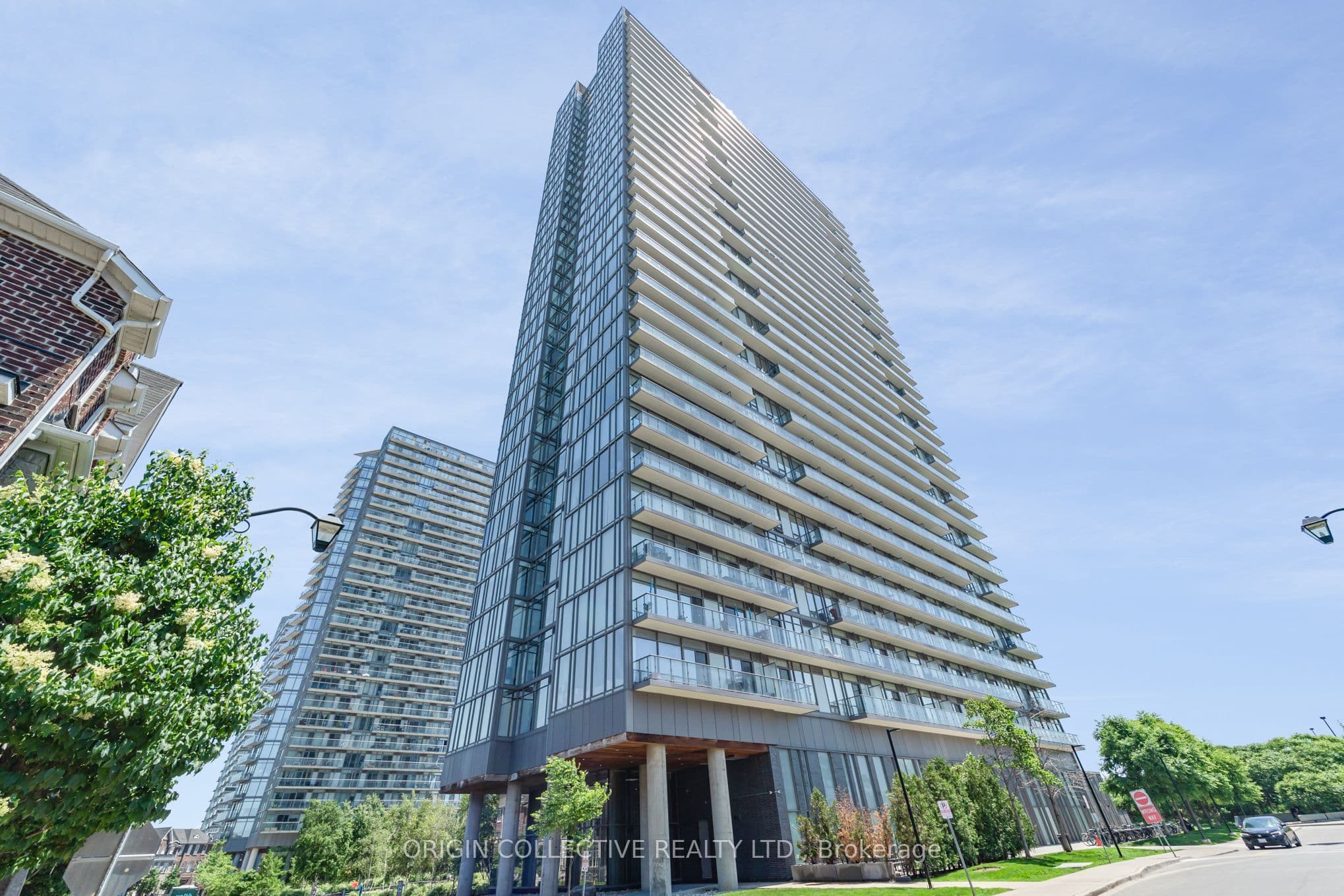 Unit 302 105 The Queensway Avenue photo 1