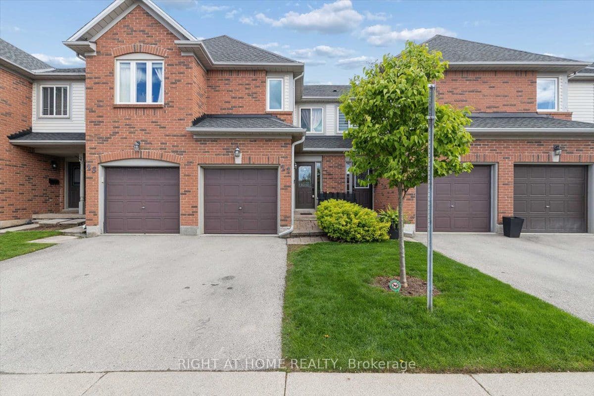 Unit 22 2960 Headon Forest Drive photo 1