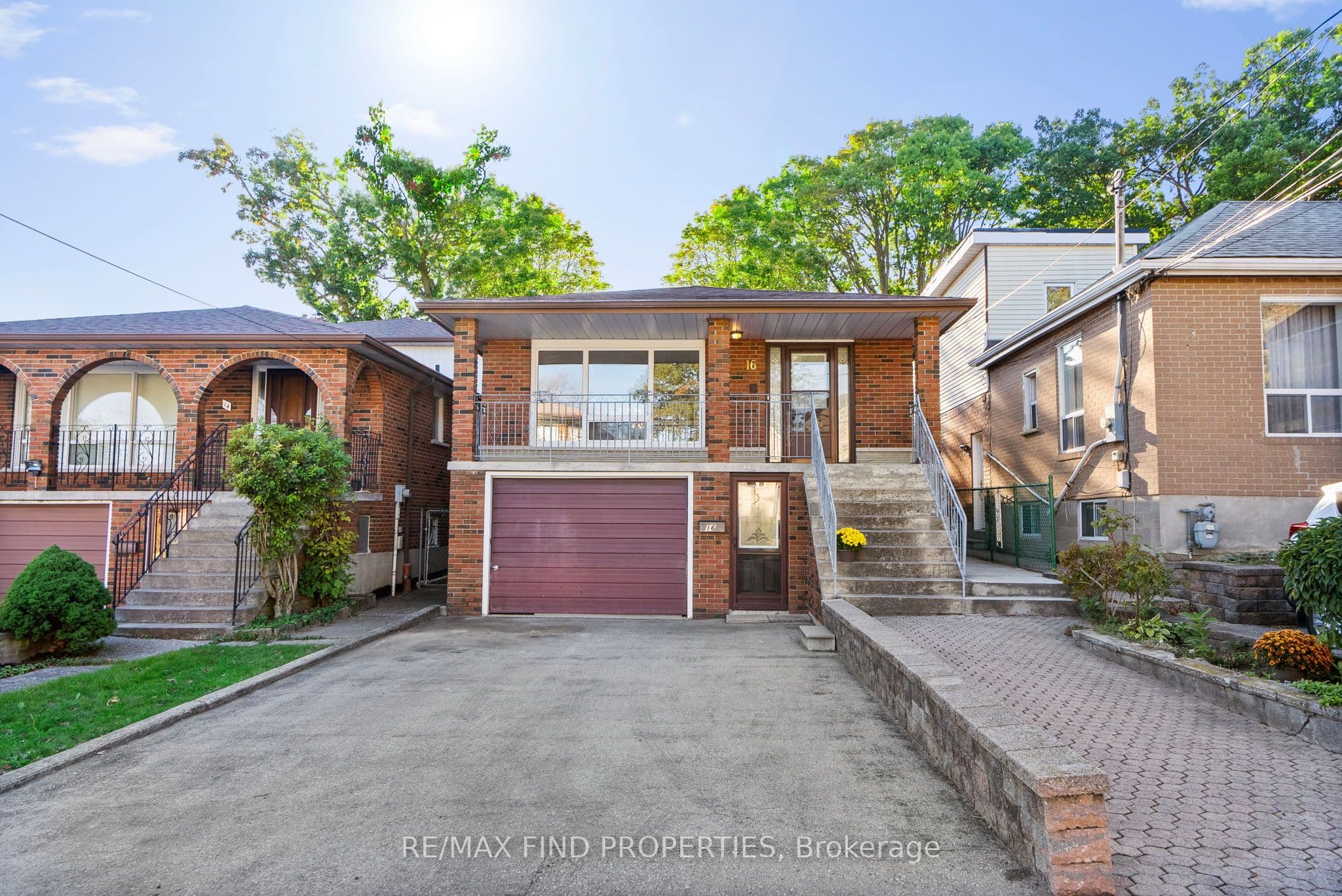 16 Mcdonald Avenue photo 1