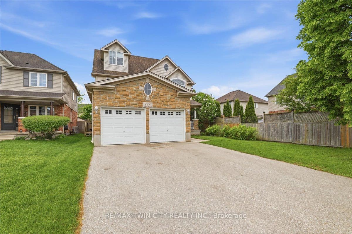151 Decaro Crescent photo 1