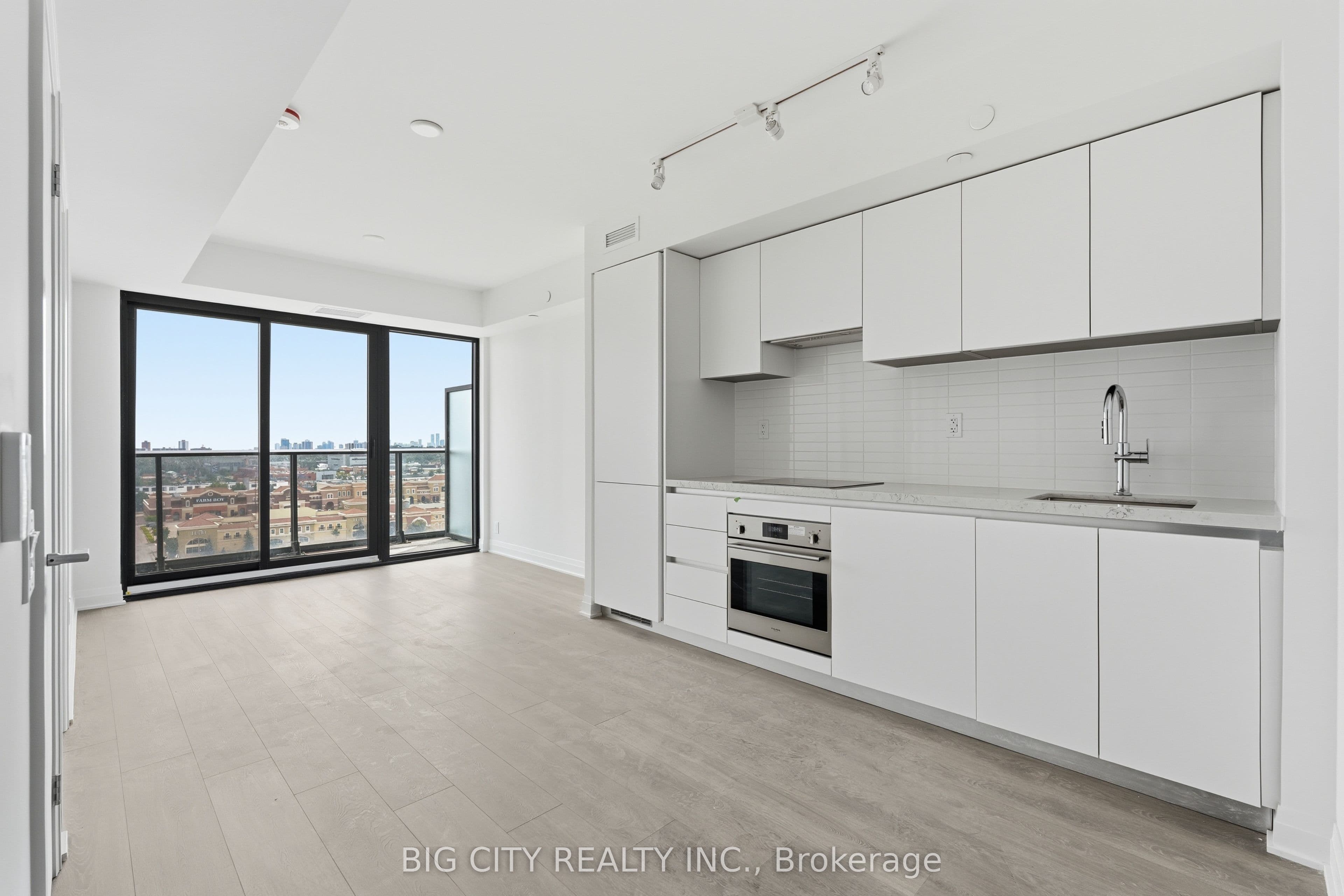 Unit 1211 25 Frederick Todd Way photo 1