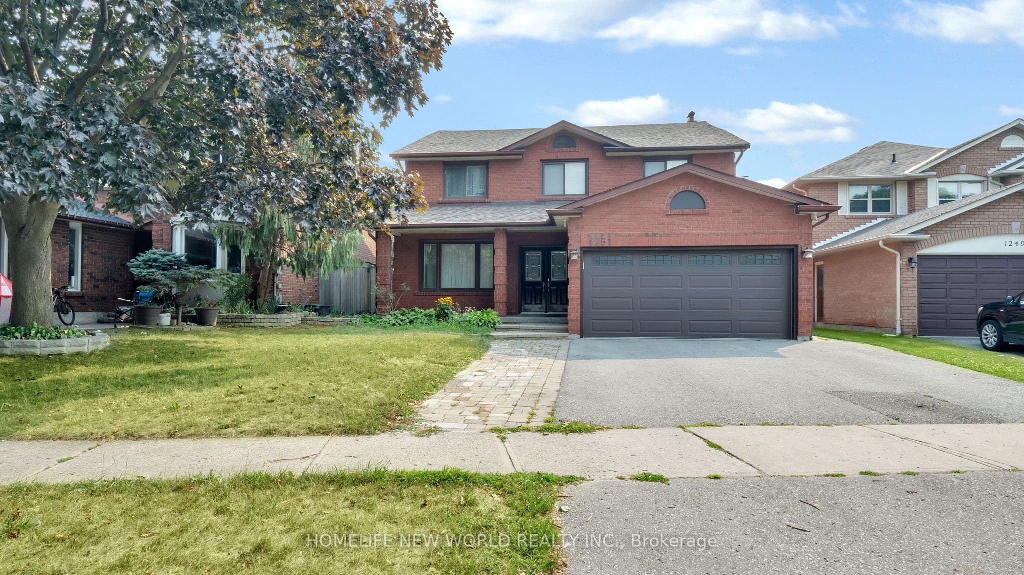 1251 Fawndale Road photo 1