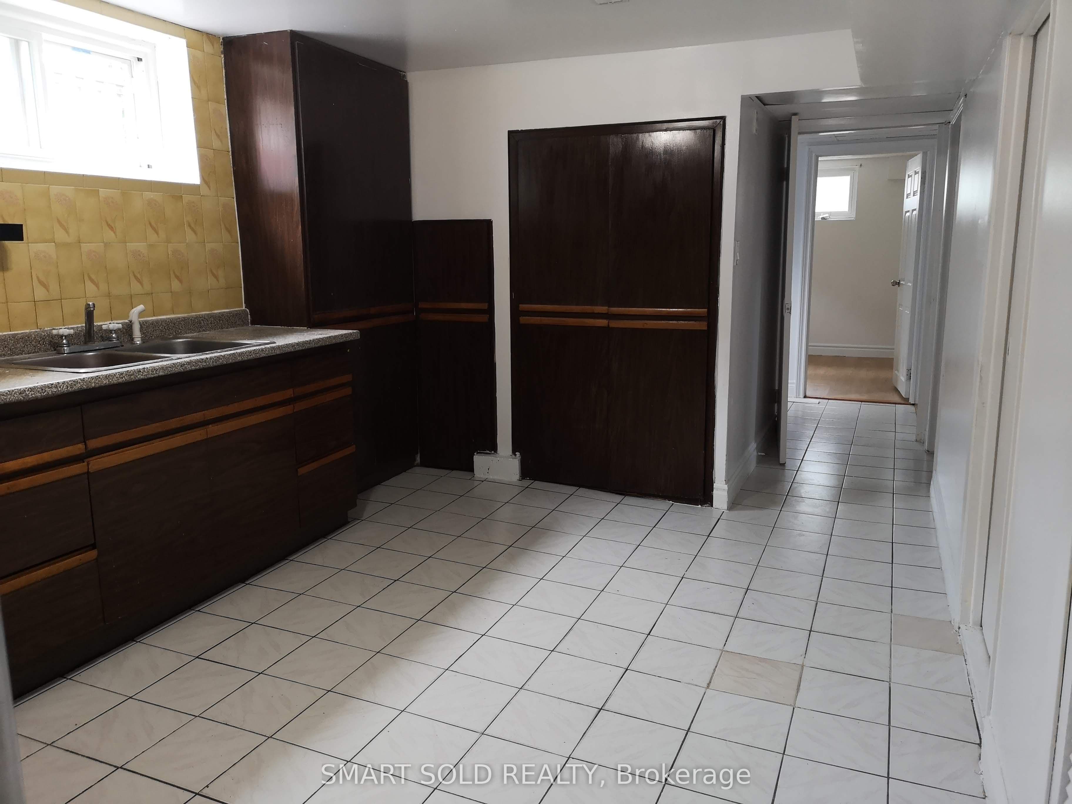 Unit Basement 58 Emmeline Crescent photo 1