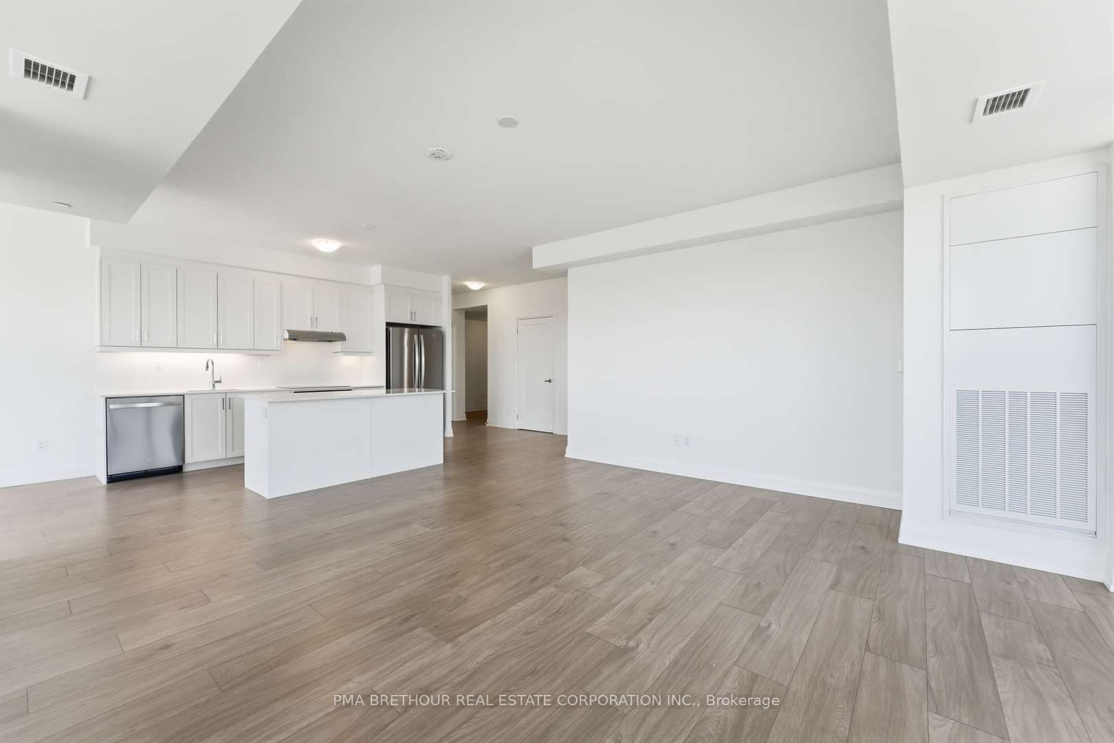 Unit 1809 1035 Southdown Road photo 1