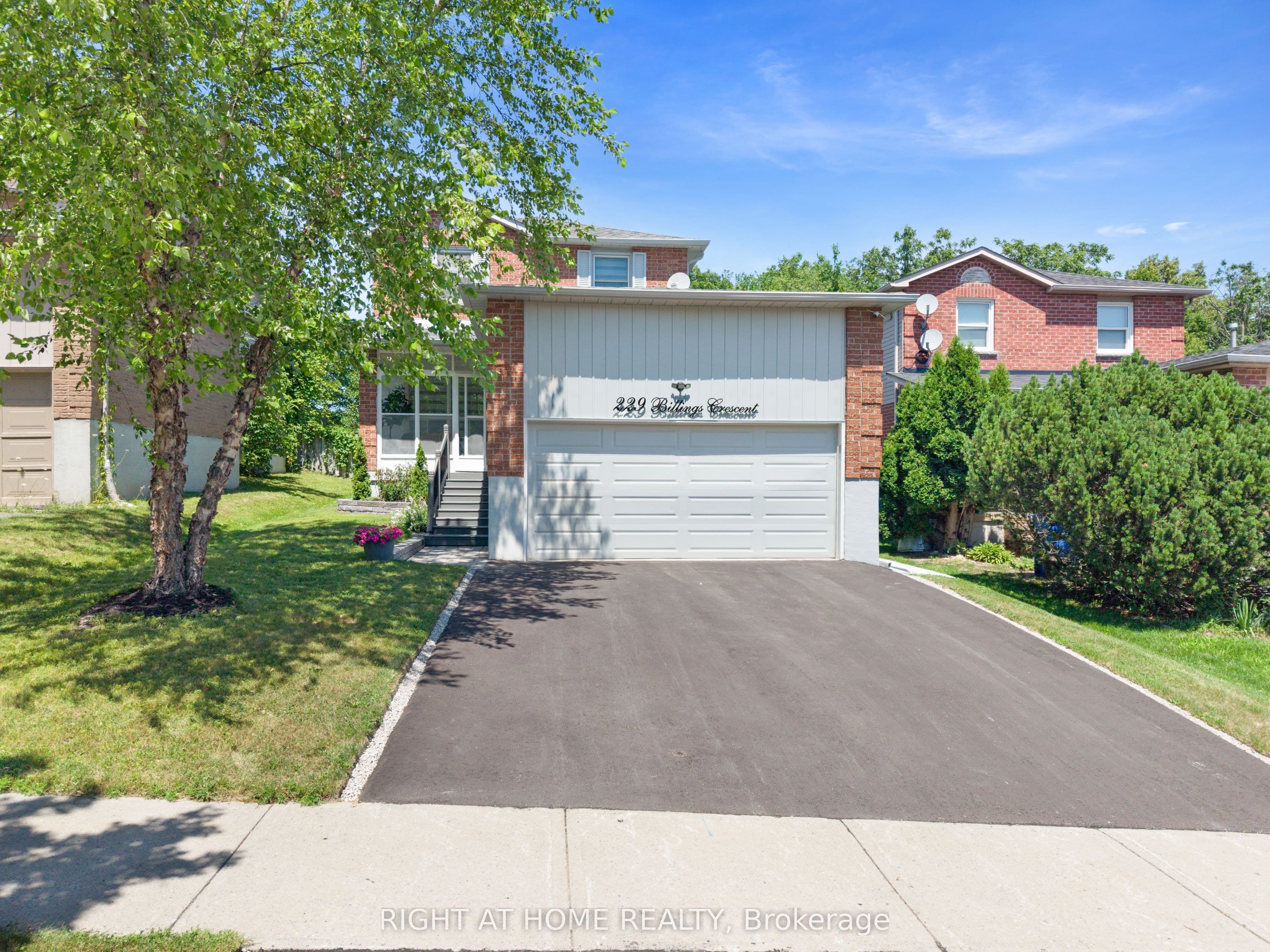 229 Billings Crescent photo 1