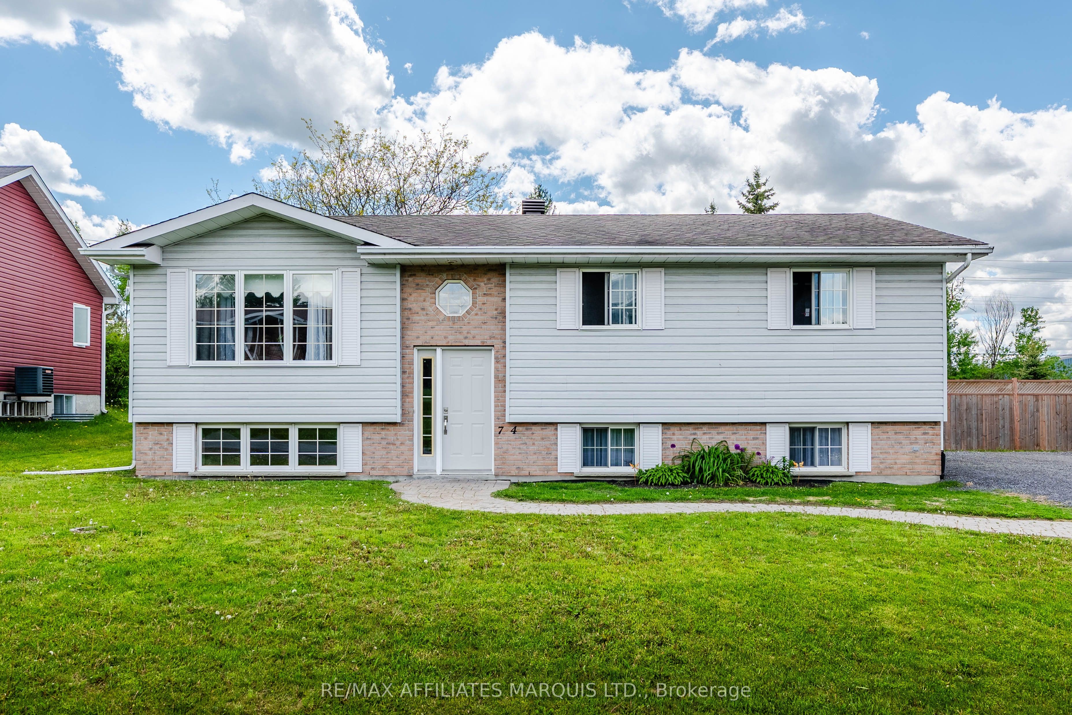 74 Columbia Avenue photo 1