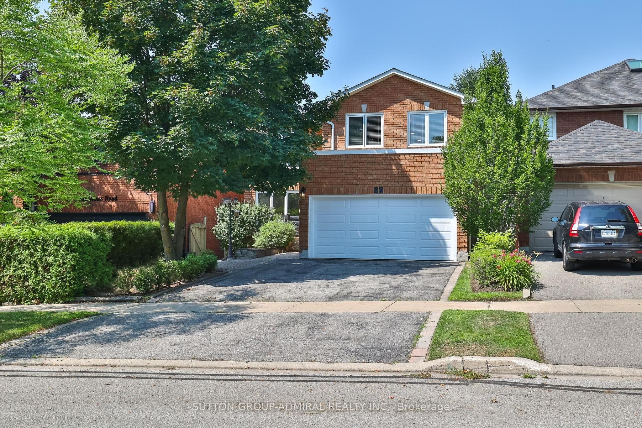 27 Green Acres Road photo 1