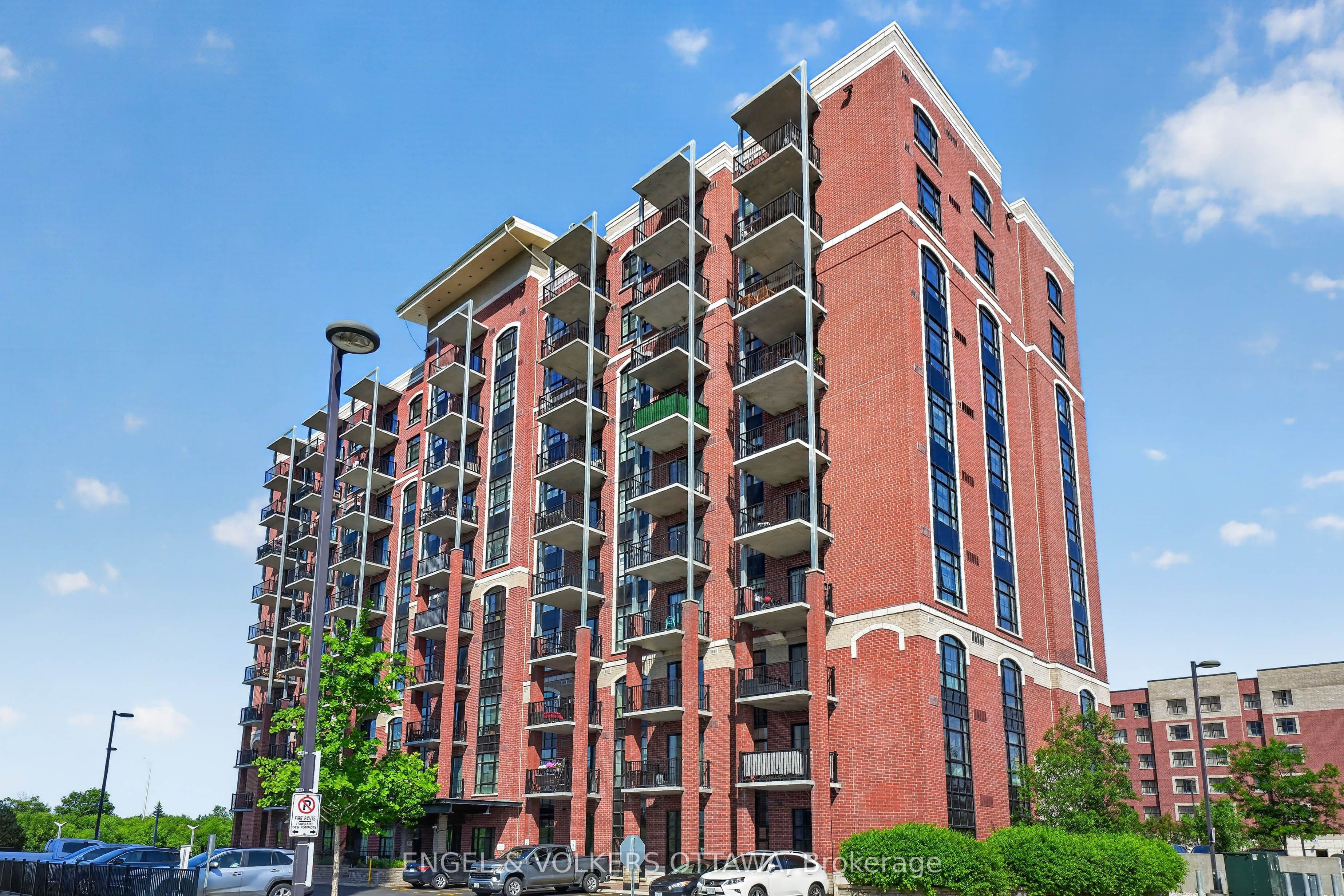 Unit 206 555 Anand Private photo 1