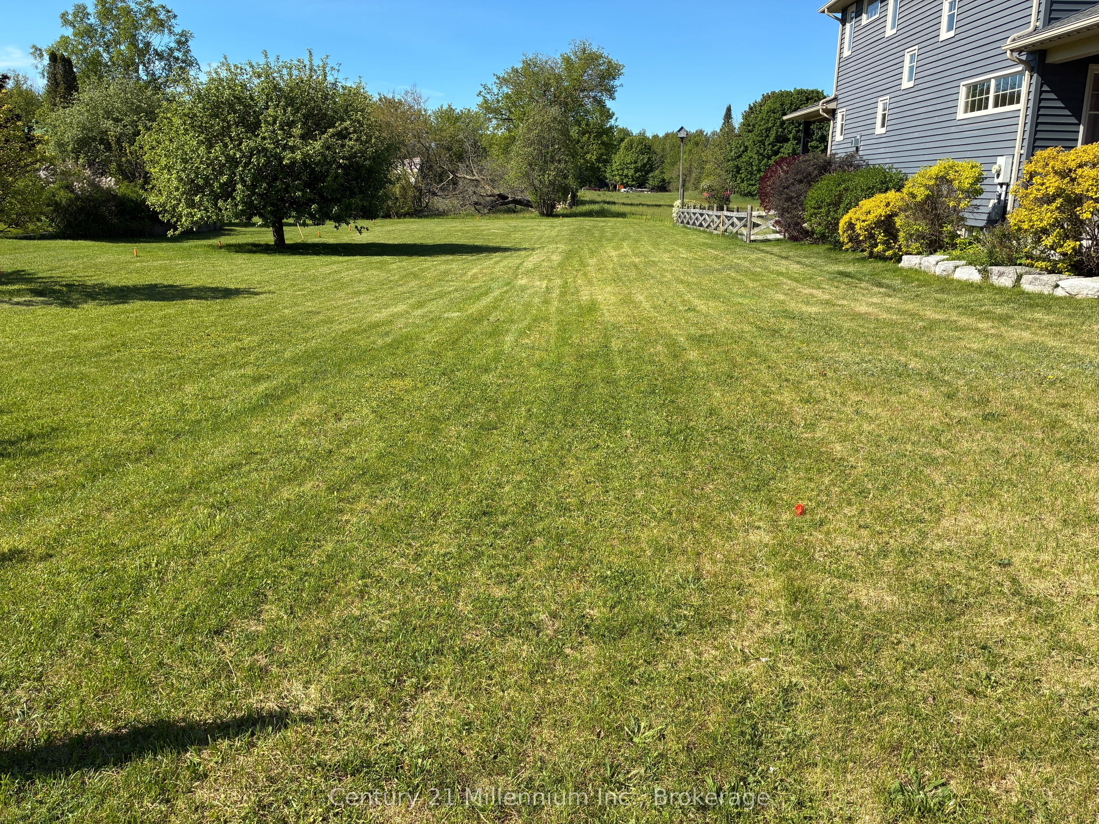430 Kincardine Avenue photo 1