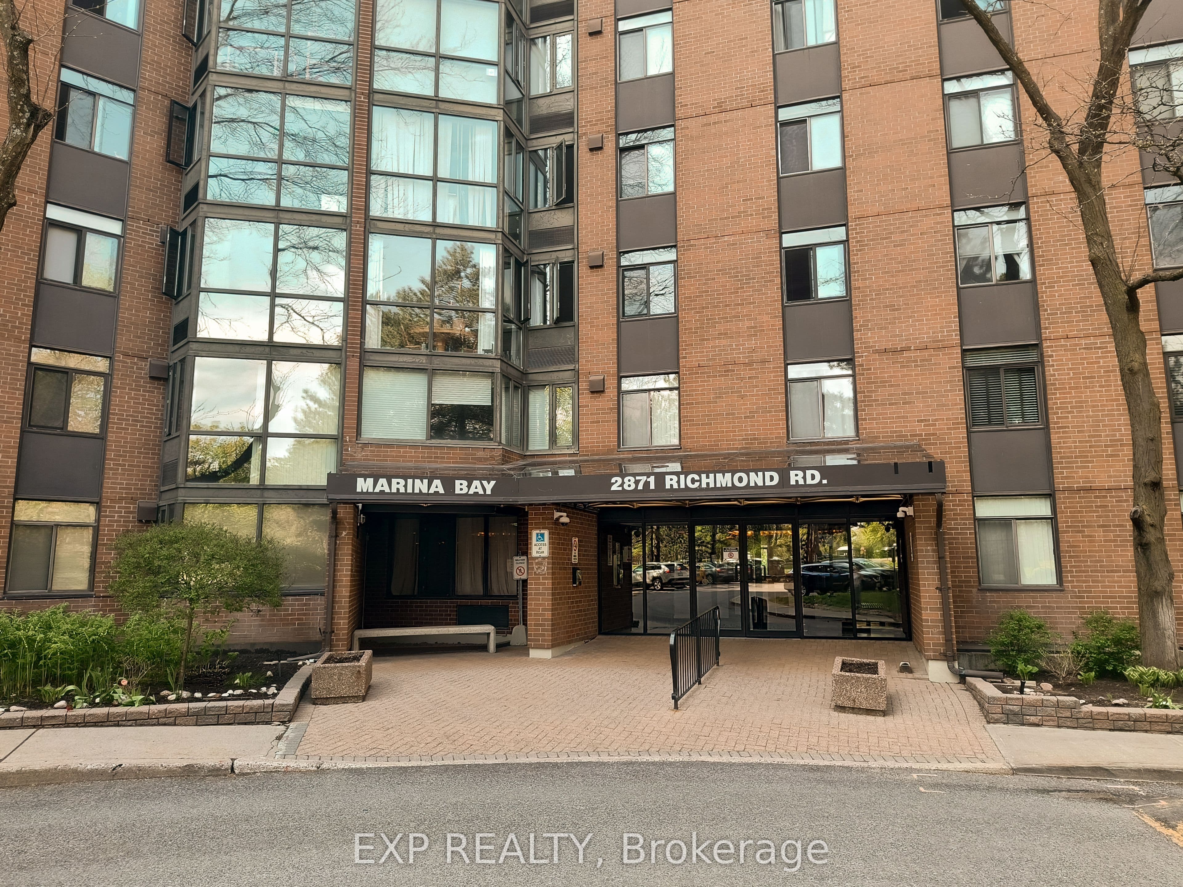 Unit 1105 2871 Richmond Road photo 1