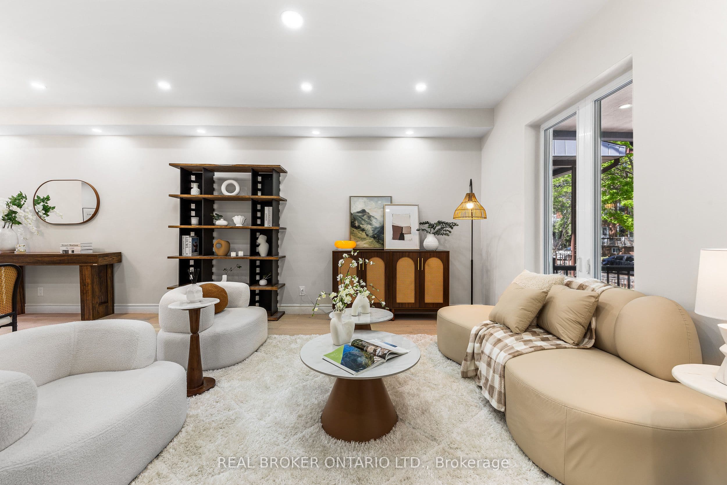 806 Gladstone Avenue photo 1