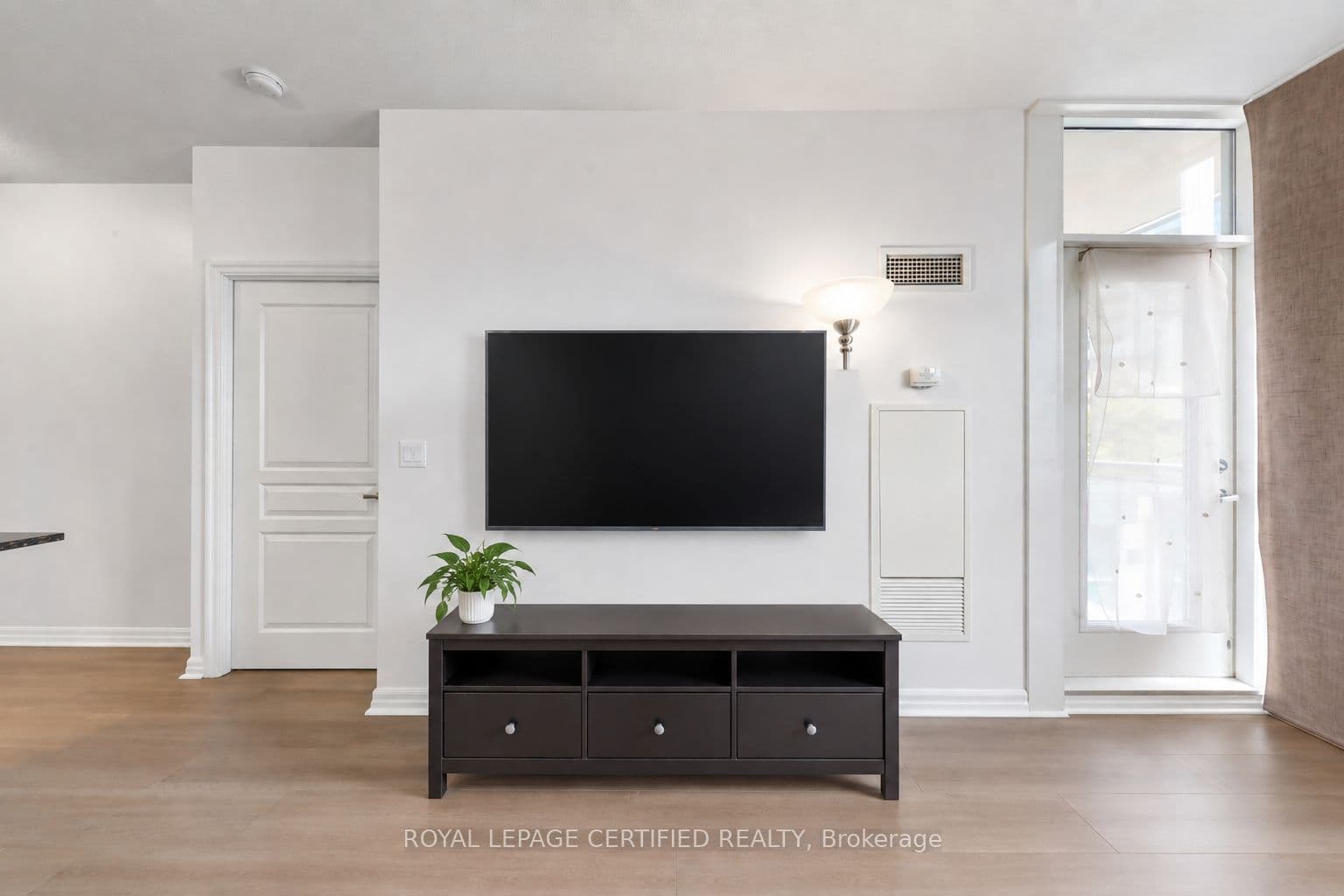 Unit 603 225 Webb Drive photo 1