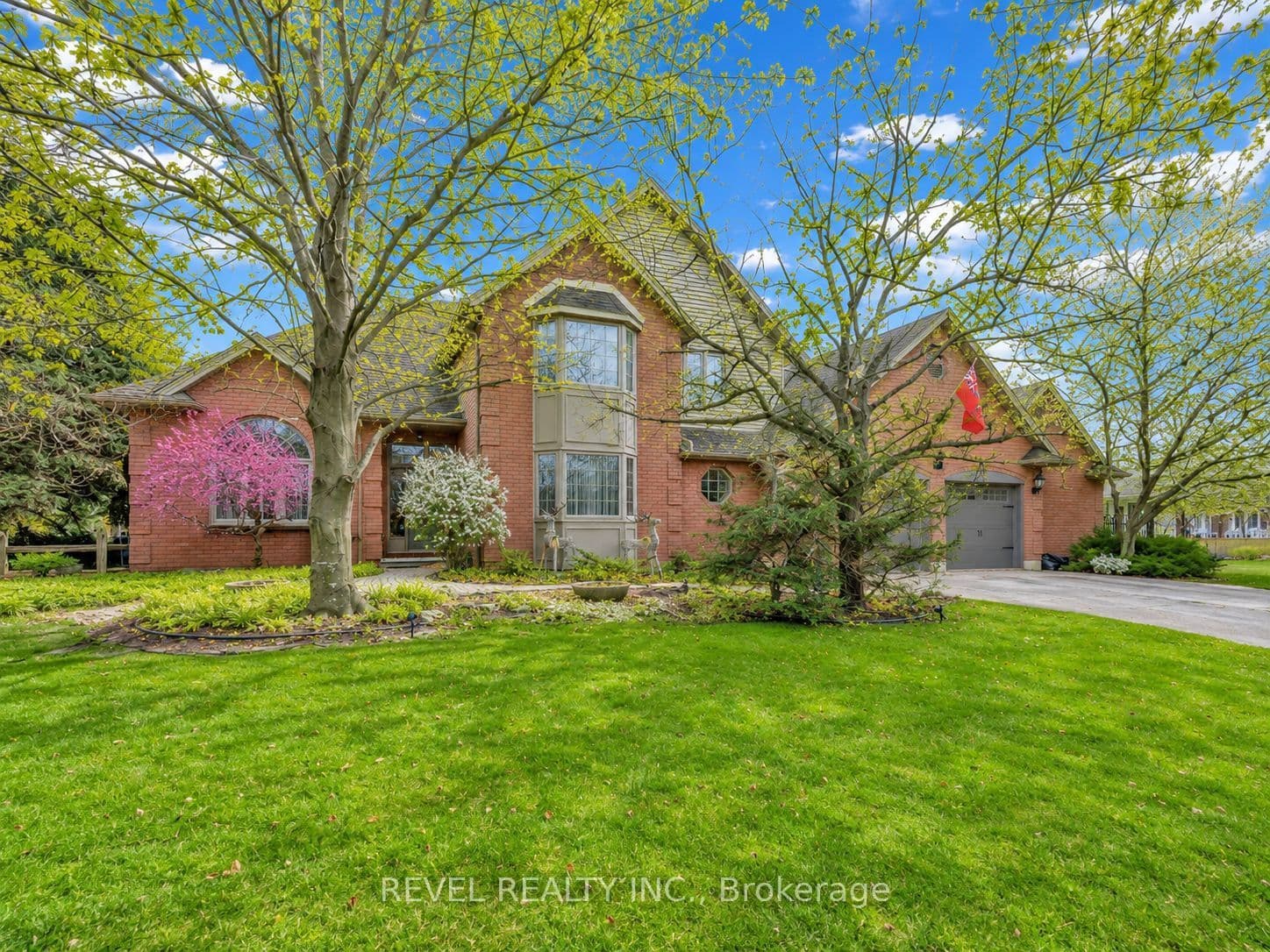 11 Cramar Crescent photo 1