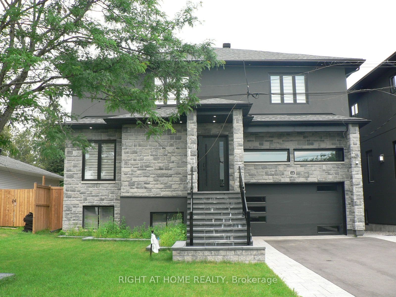 13 Bell Park Street photo 1
