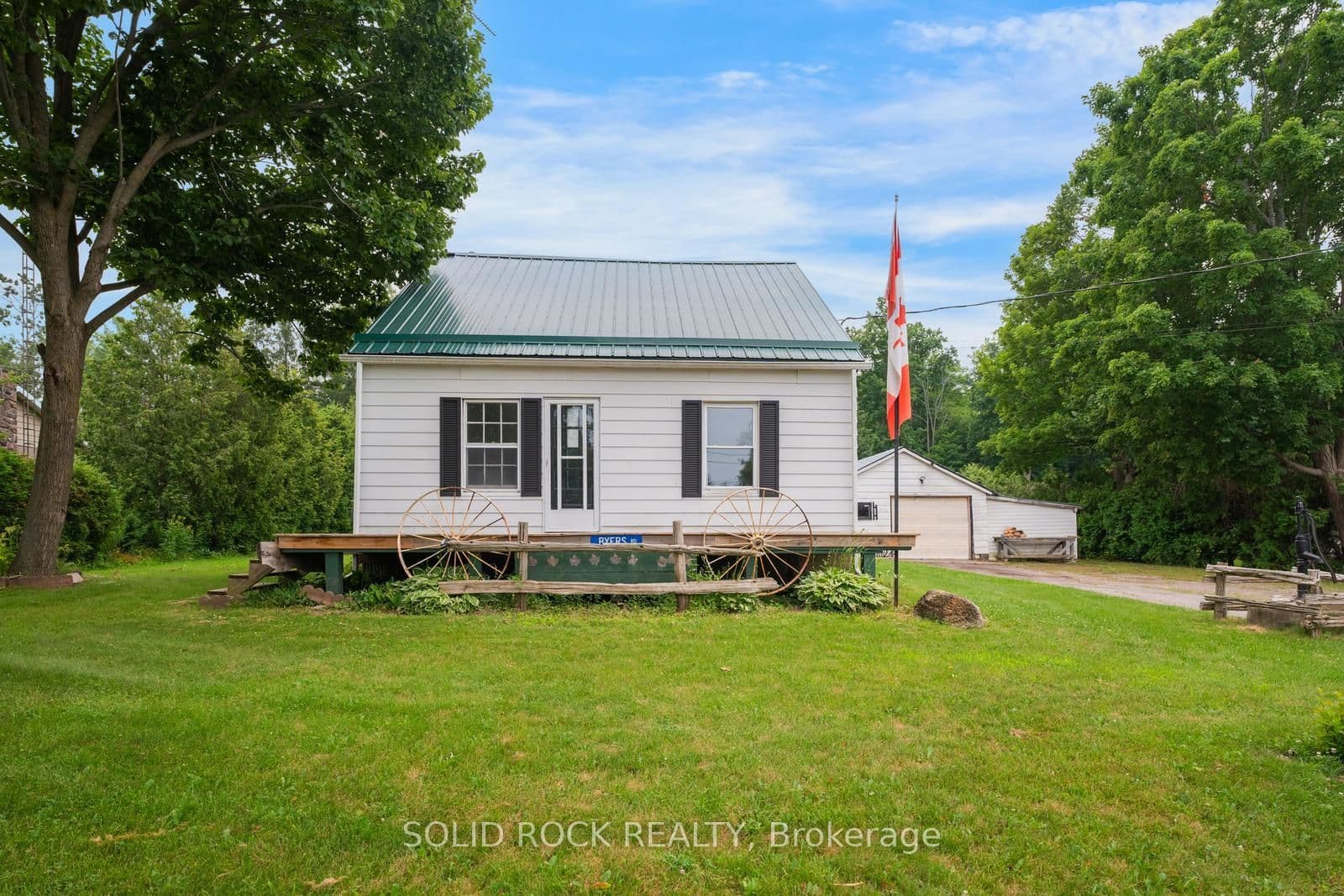 8699 Dale Road photo 1