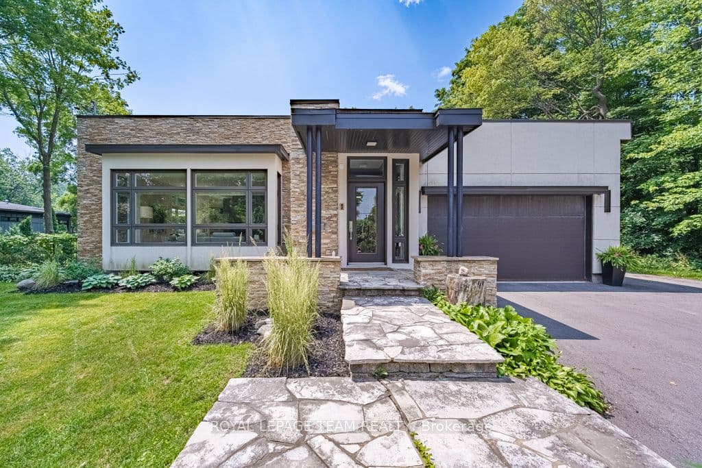 17 KAYMAR Drive photo 1