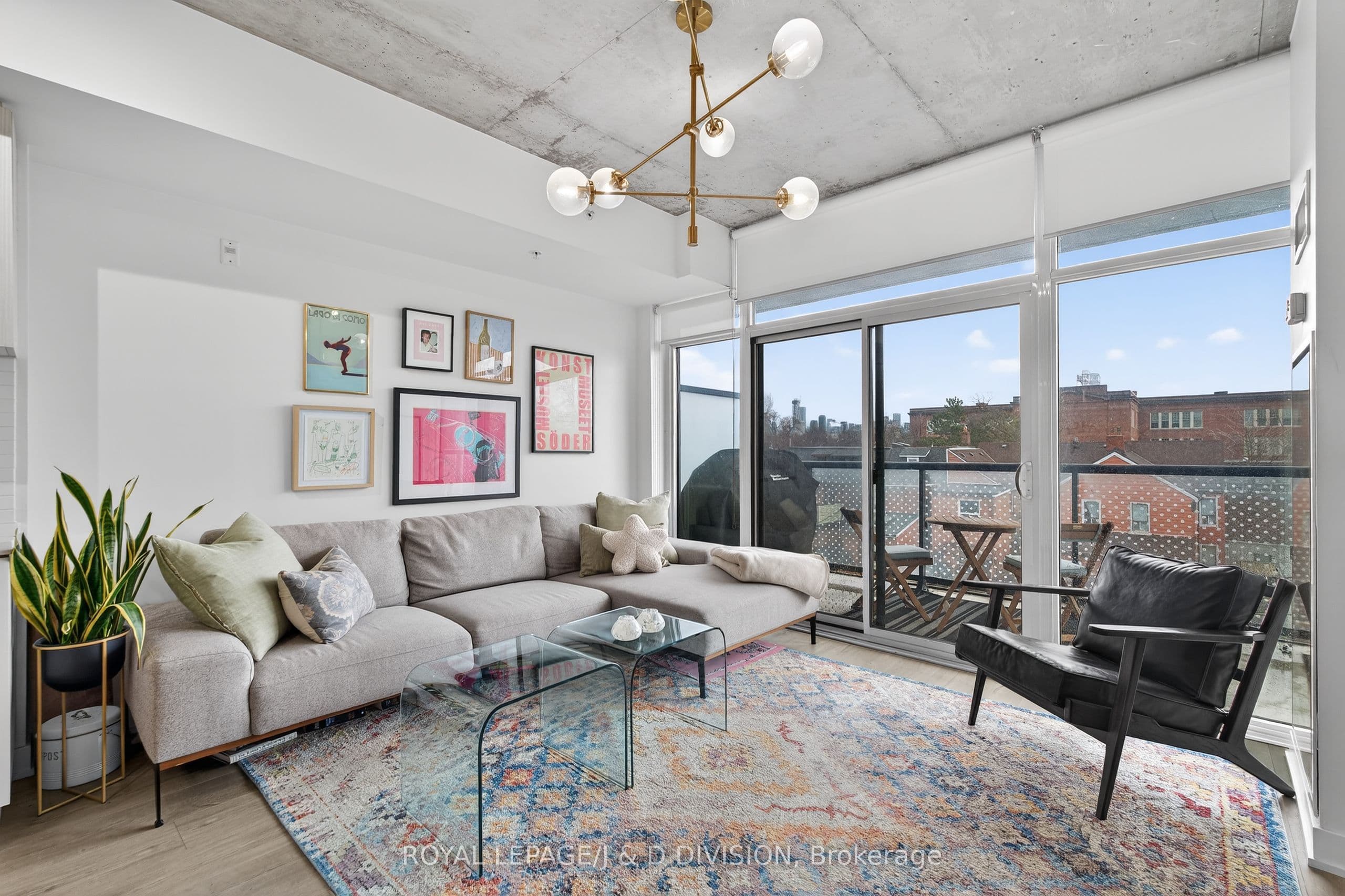 Unit 322 109 Ossington Avenue photo 1