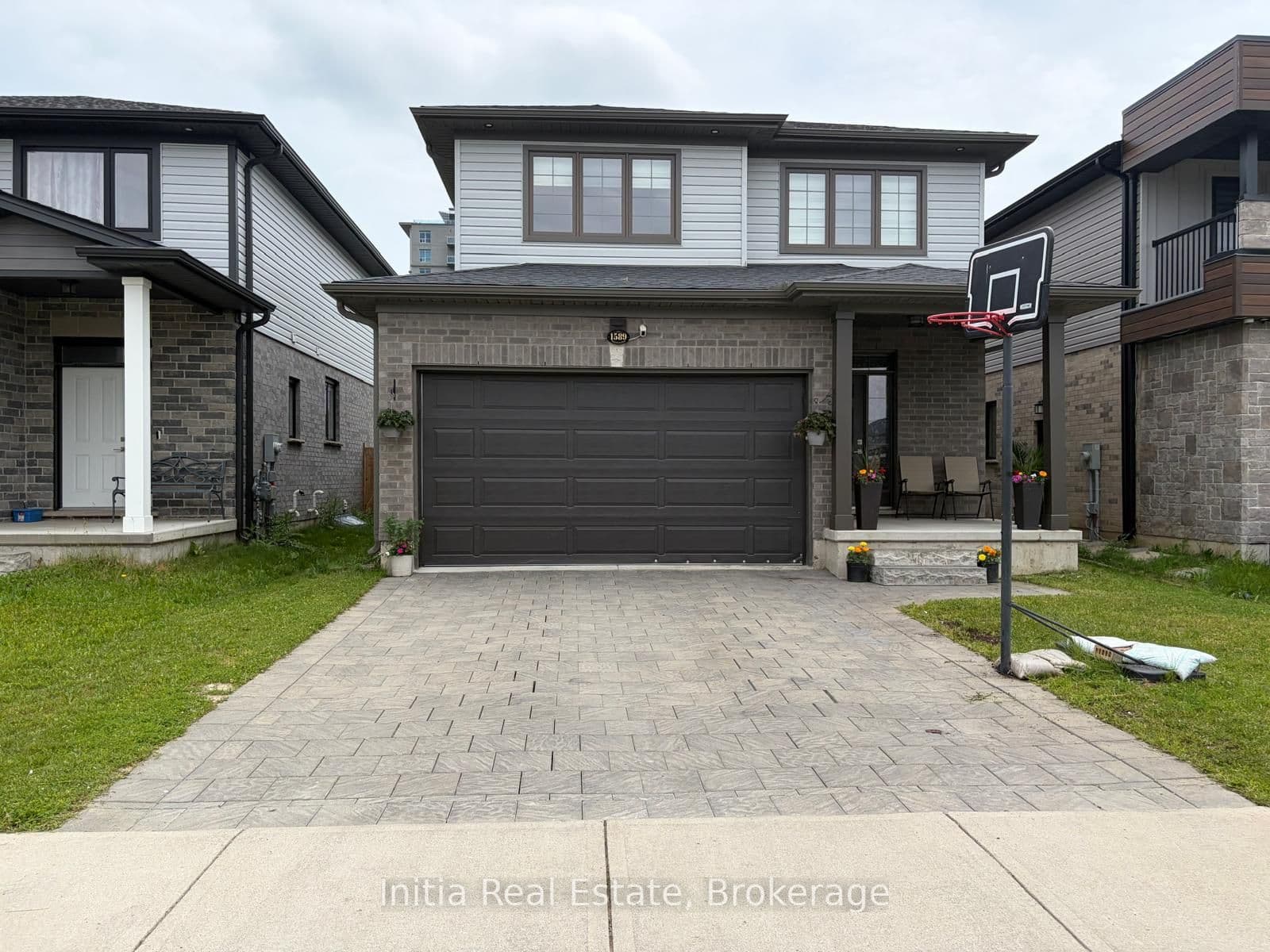 1589 Henrica Avenue photo 1