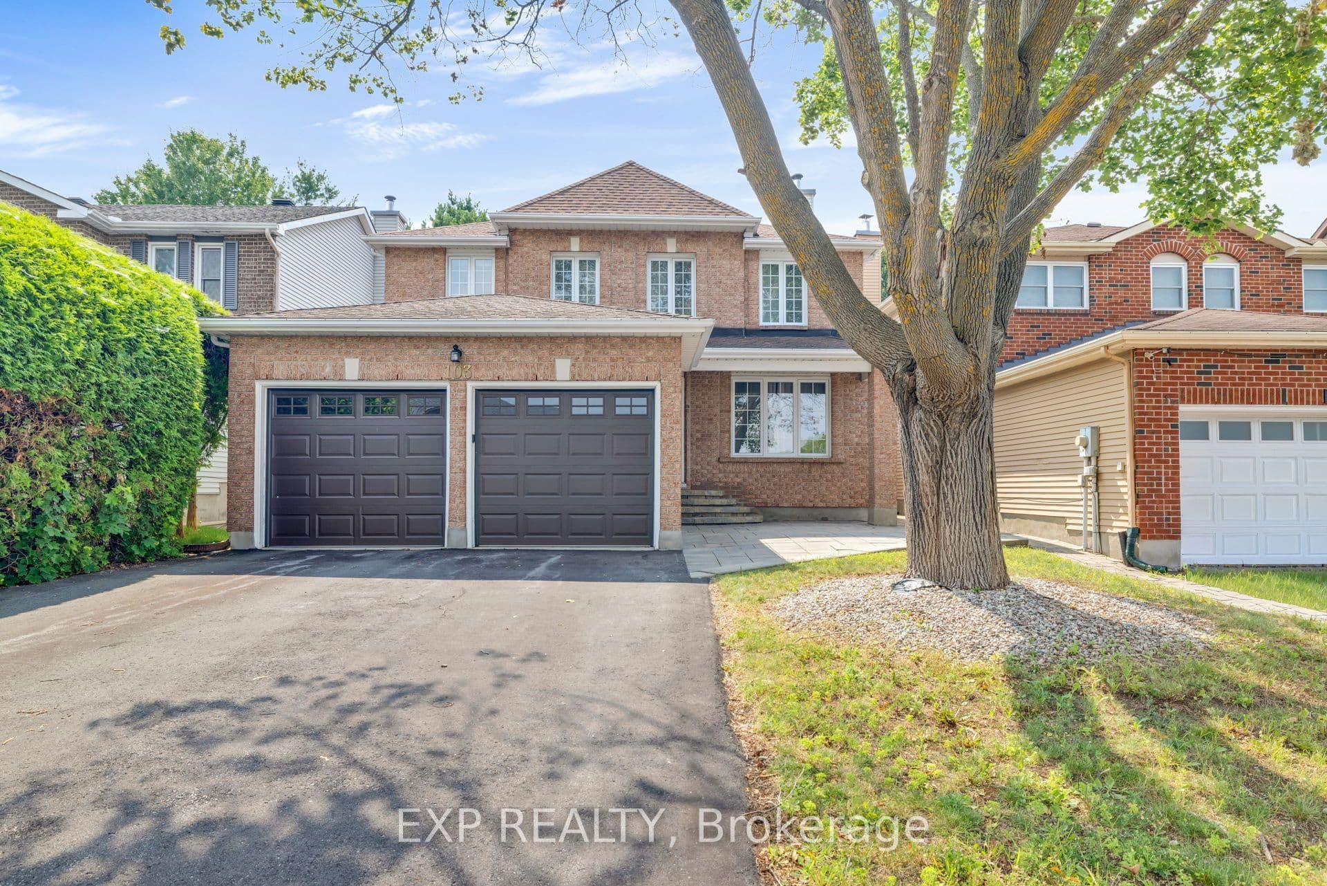 103 FLAMBOROUGH Way photo 1