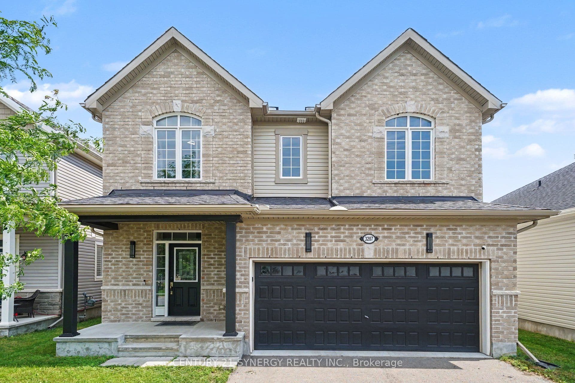 3207 Harvester Crescent photo 1