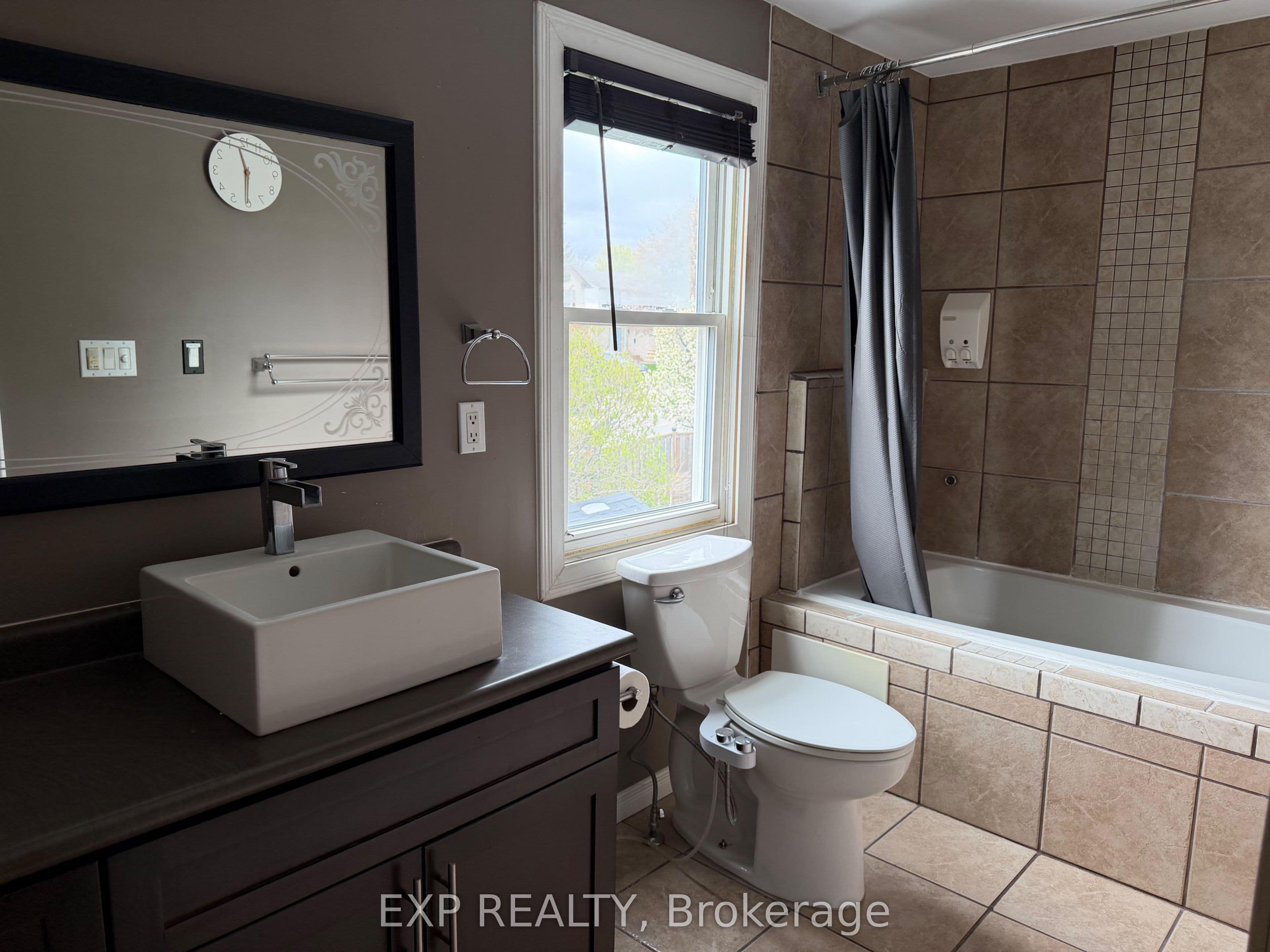 279 Auden Road photo 1