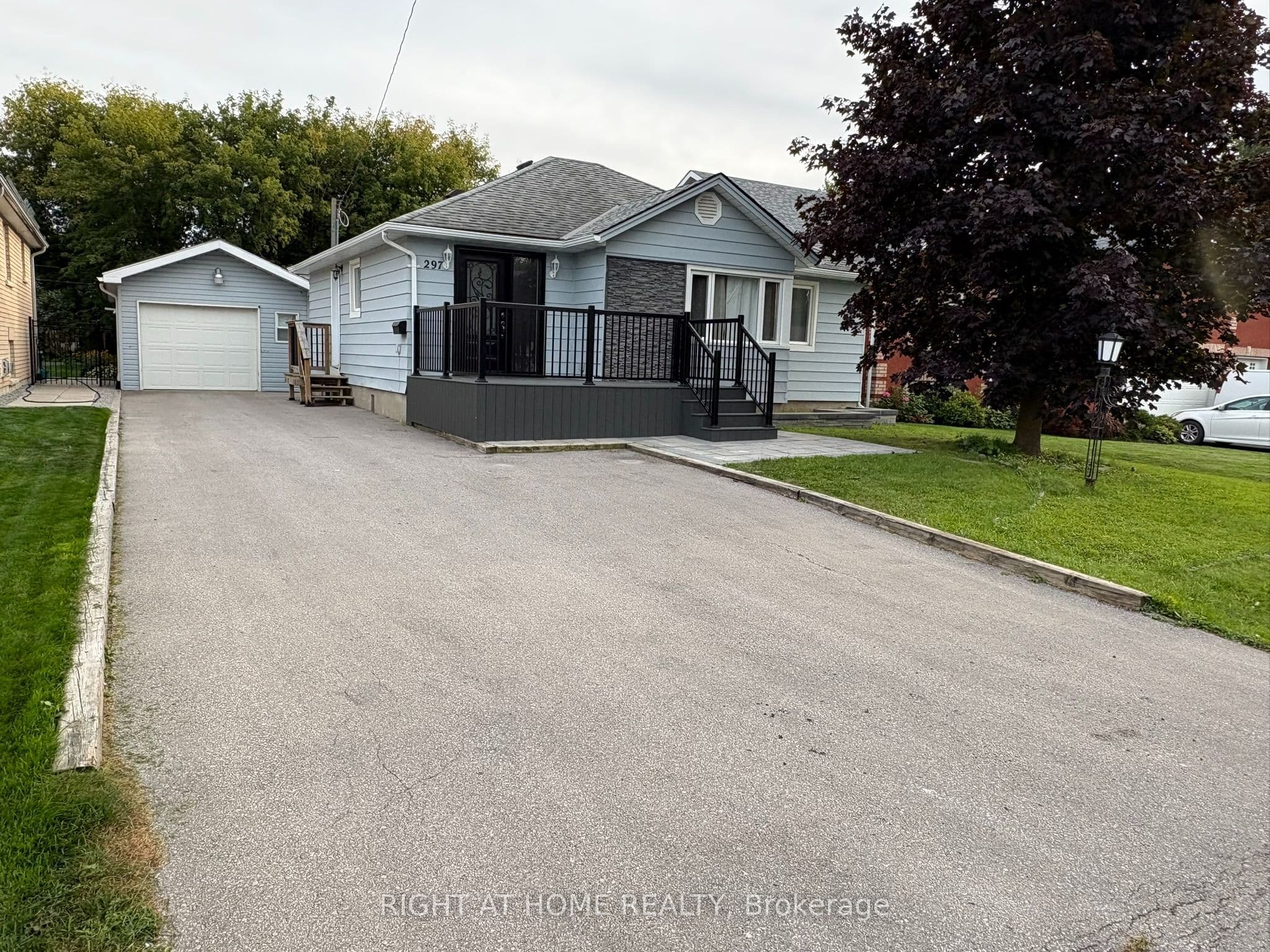 297 Glenwoods Avenue photo 1