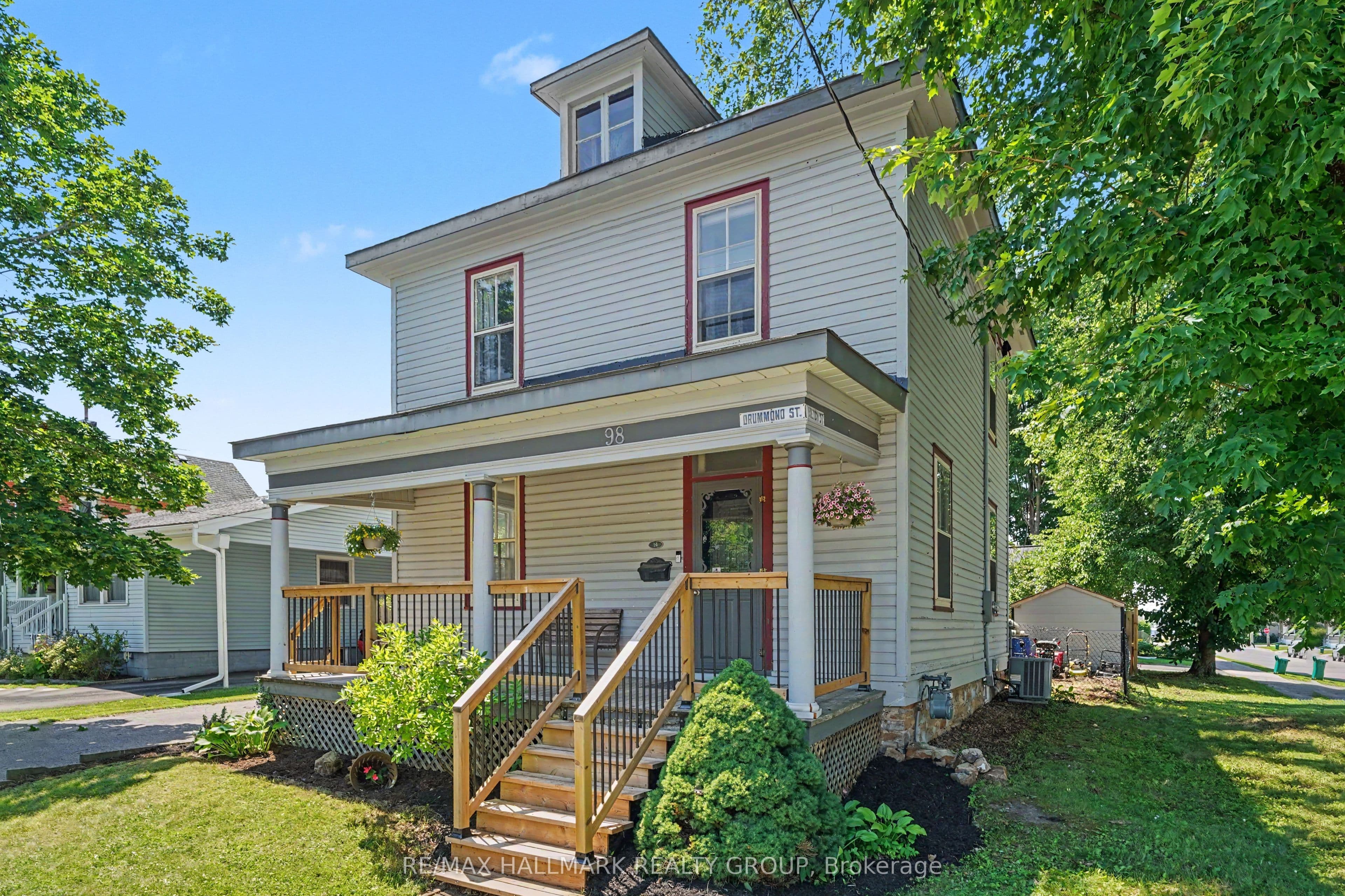 98 Drummond Street photo 1
